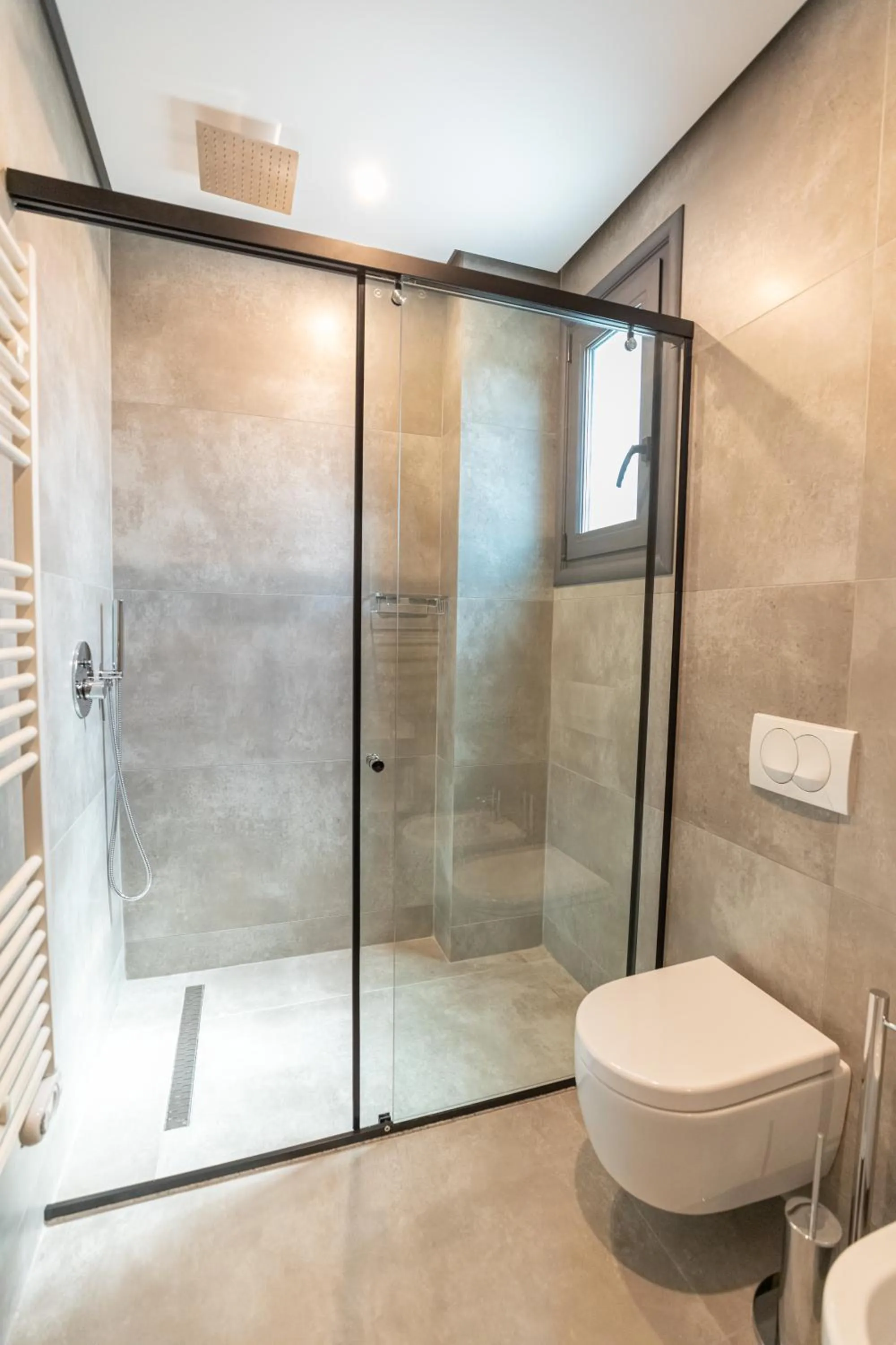 Bathroom in Ames Hotel & SPA