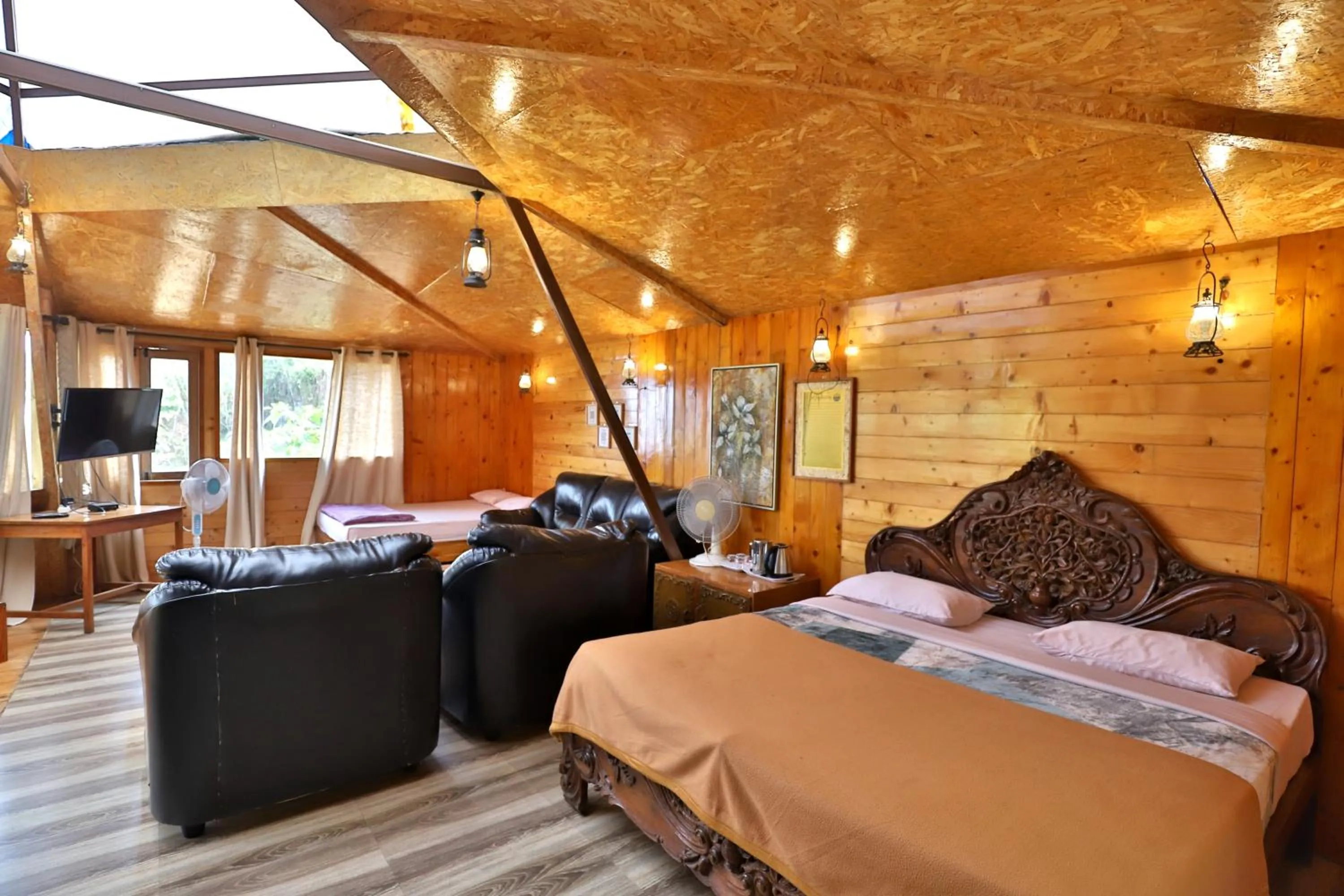 Bed in De Rock Jungle Living Resort