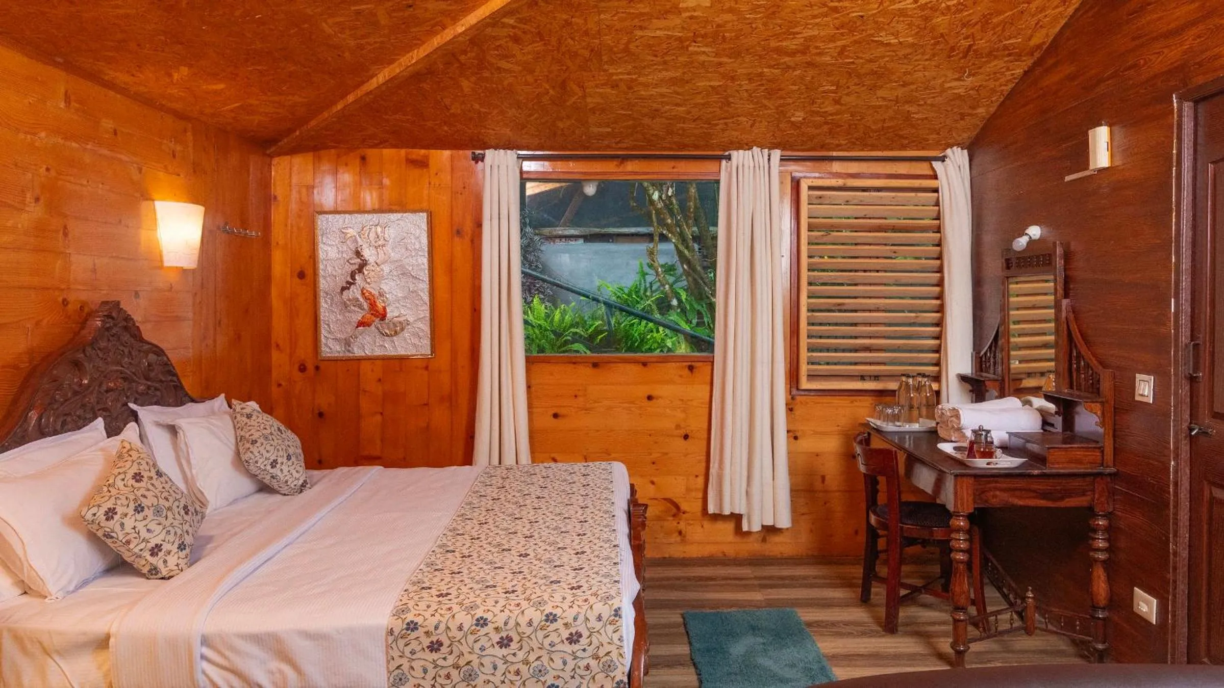 Bed in De Rock Jungle Living Resort