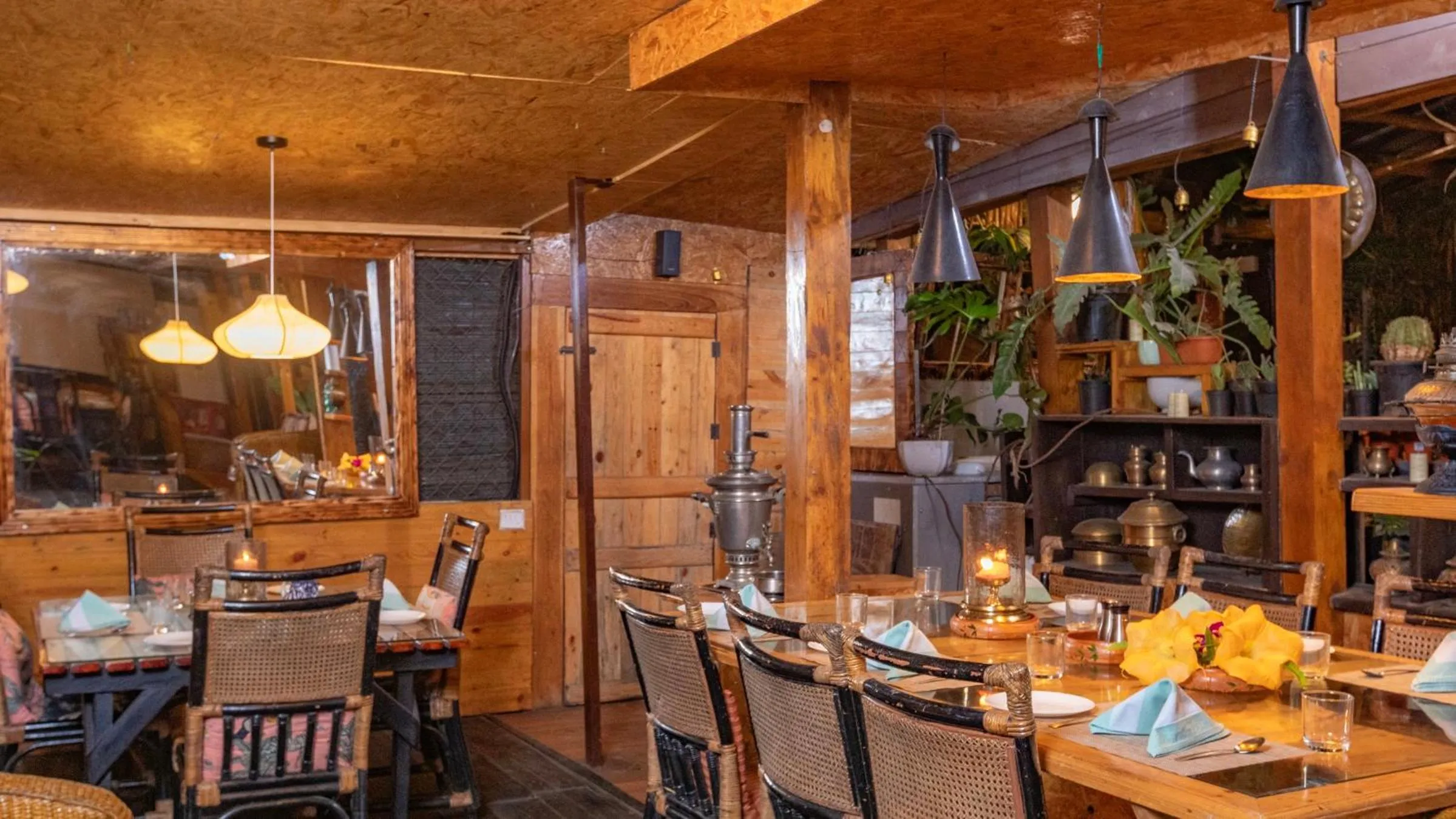 Restaurant/places to eat in De Rock Jungle Living Resort