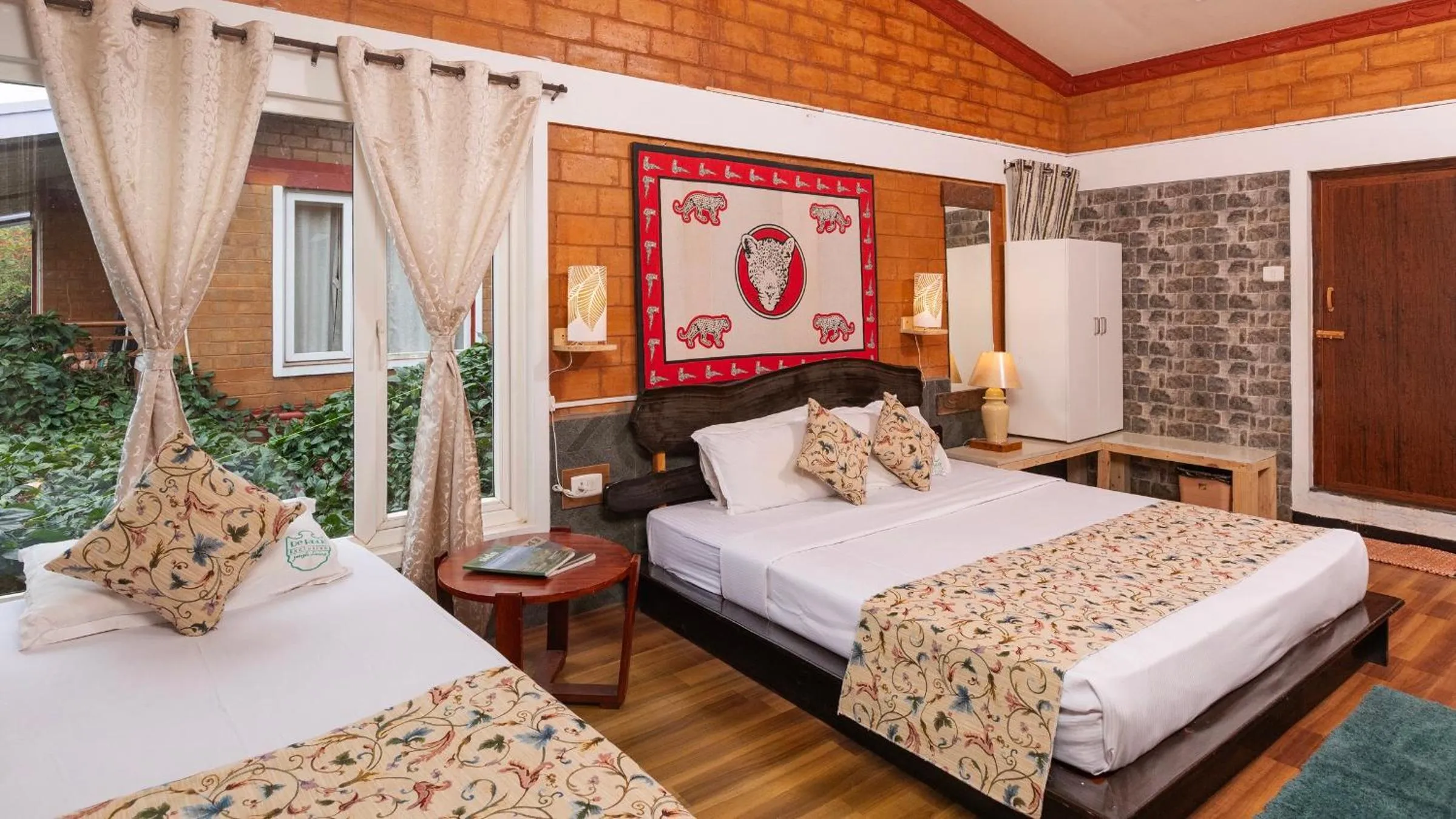 Bed in De Rock Jungle Living Resort