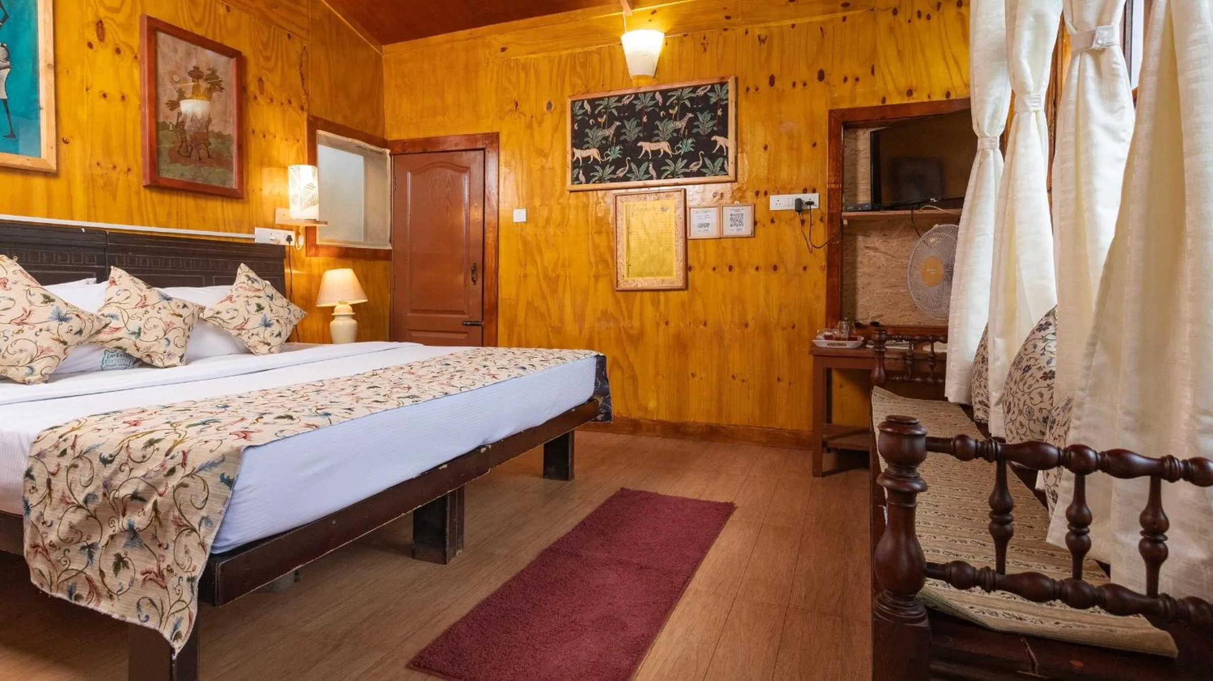 TV and multimedia, Bed in De Rock Jungle Living Resort