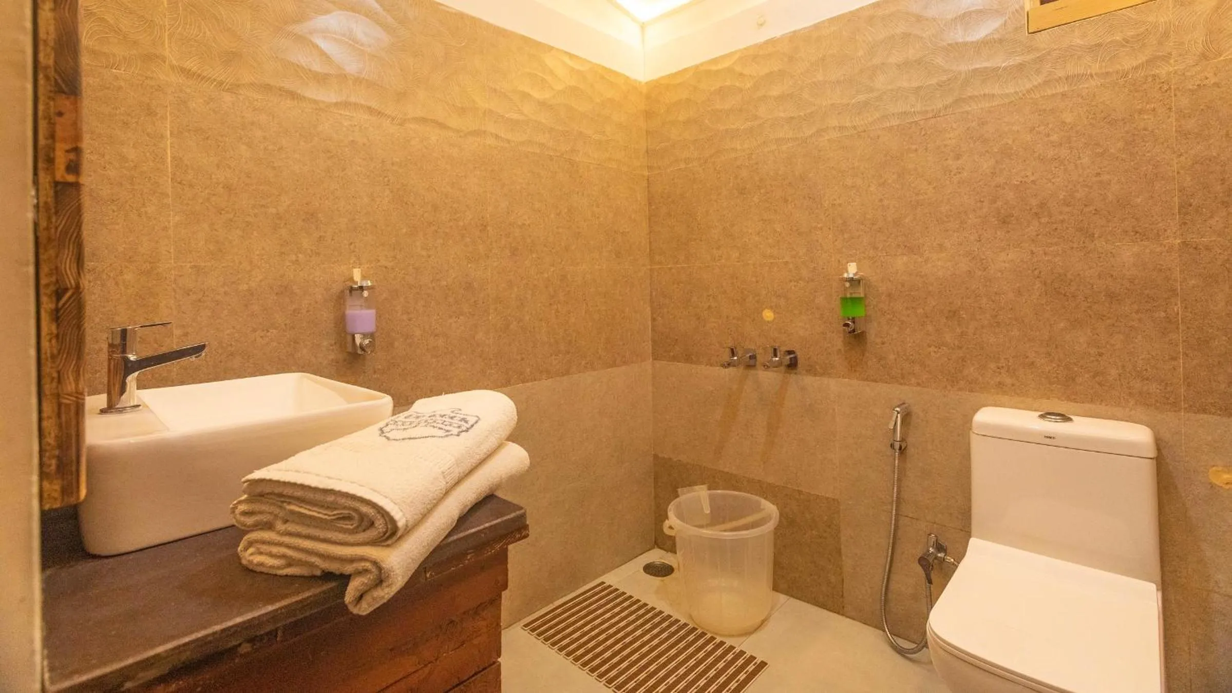 Shower in De Rock Jungle Living Resort