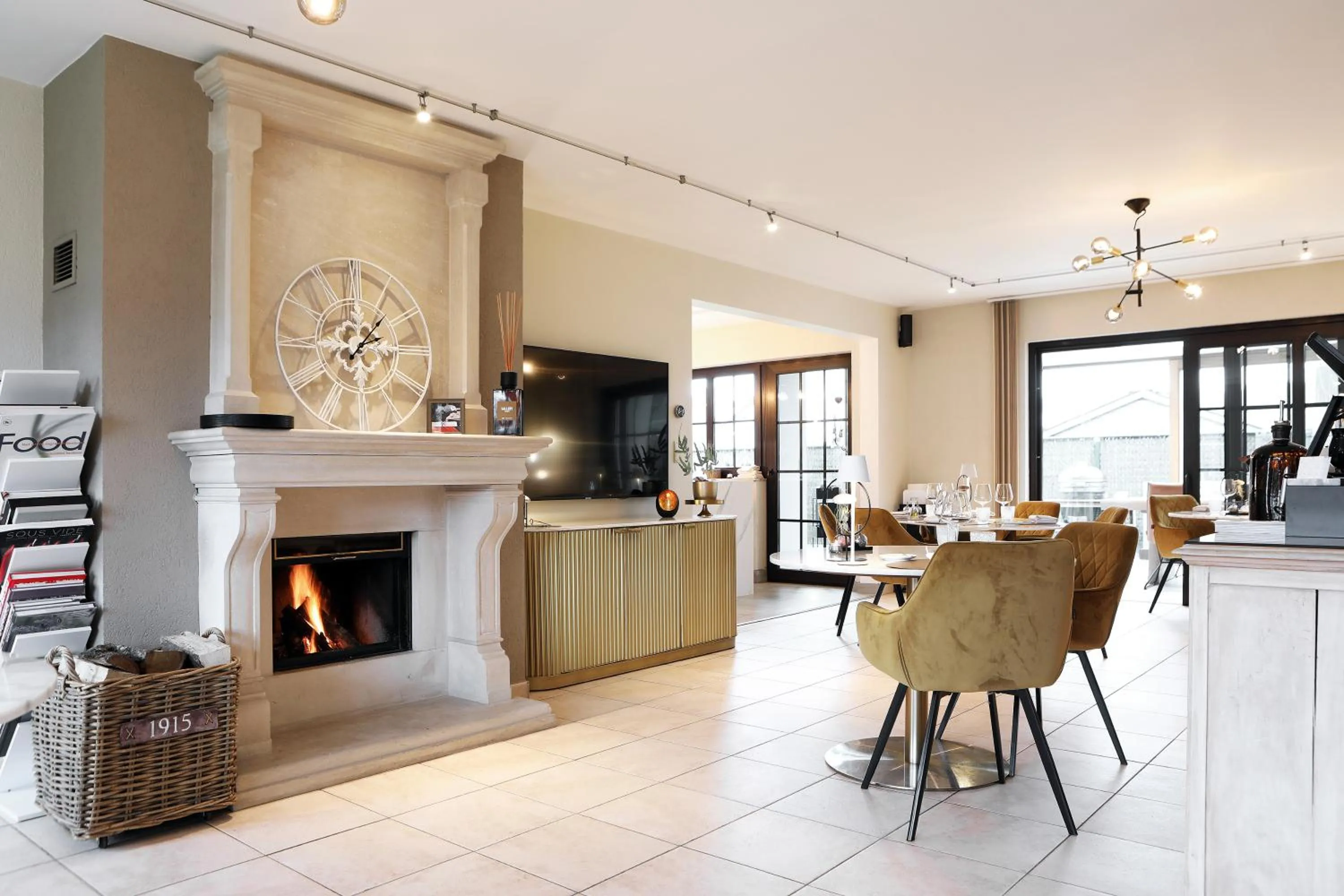 Restaurant/places to eat in Per Sea