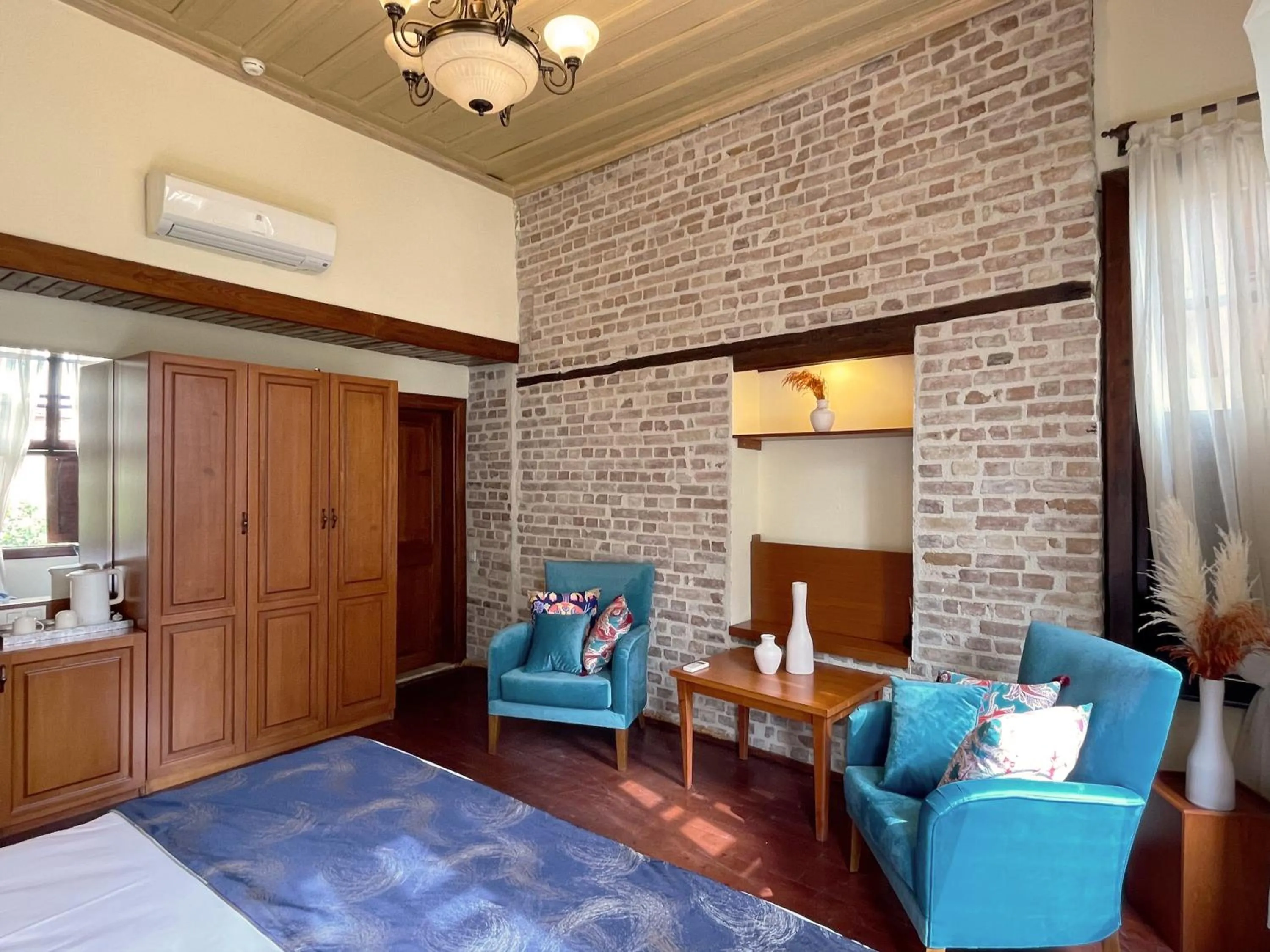 Seating area, Bed in Hotel Mille Kaleiçi