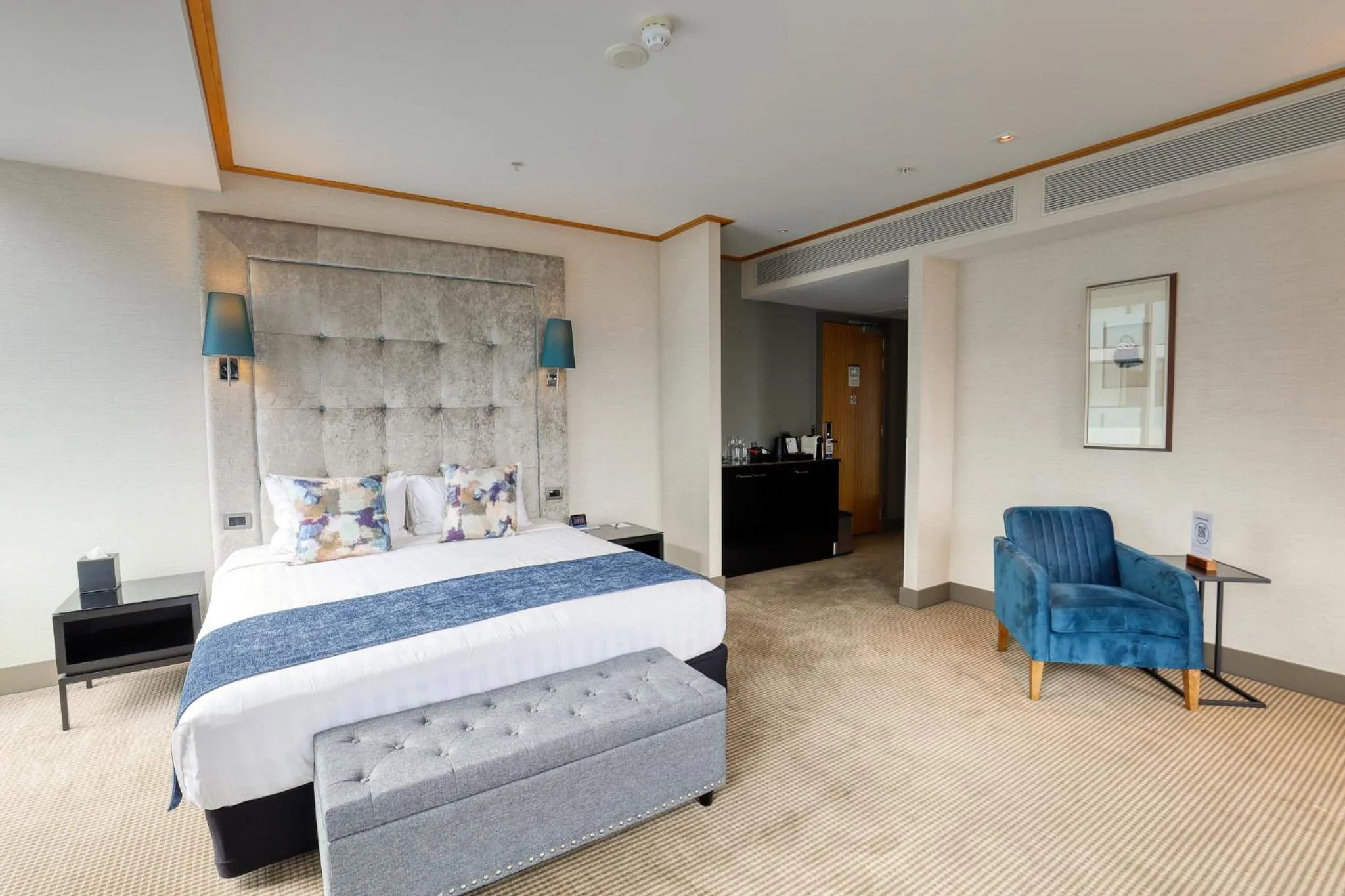 Photo of the whole room, Bed in Marsden Viaduct