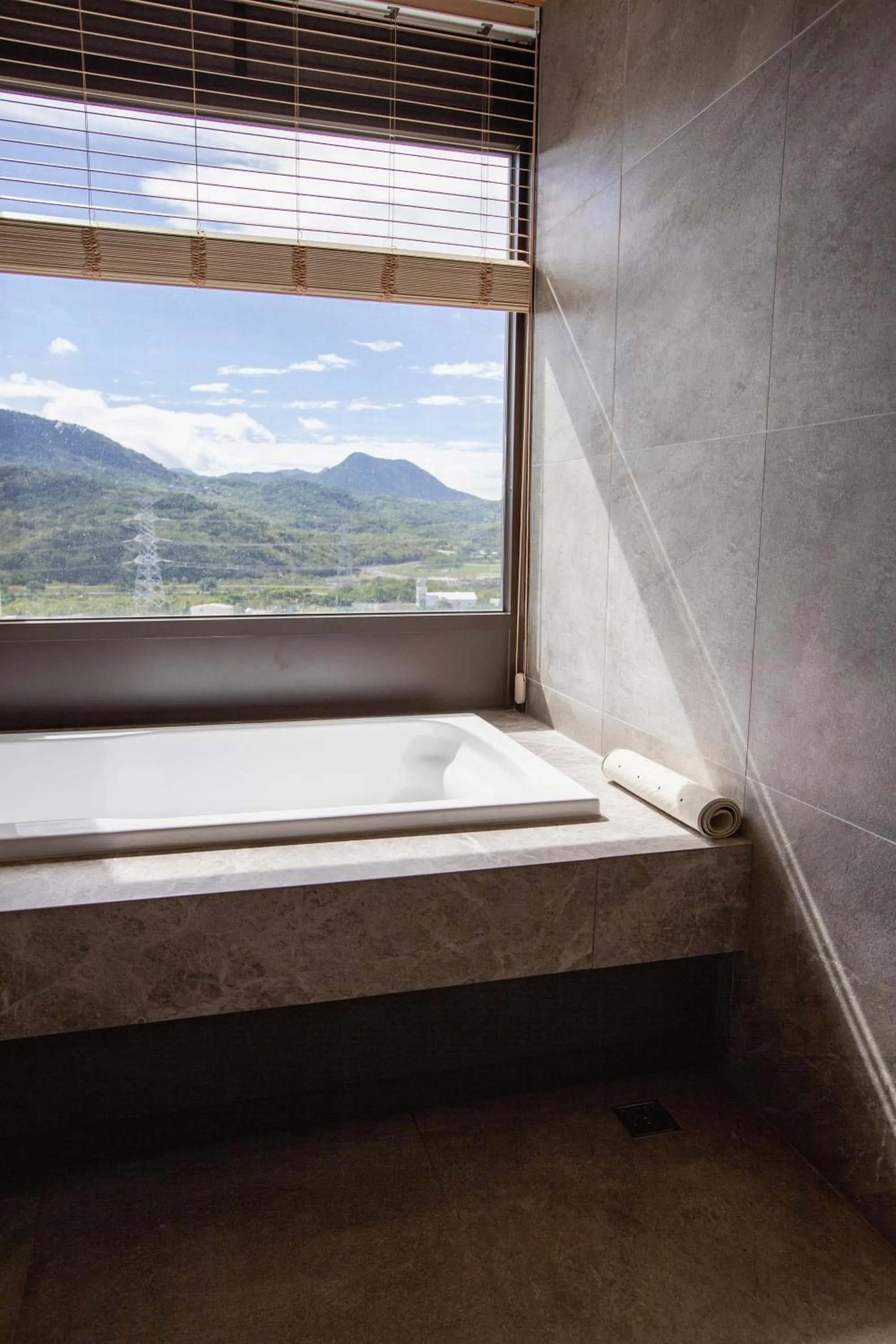 Bath, Bed in Samiling Resort