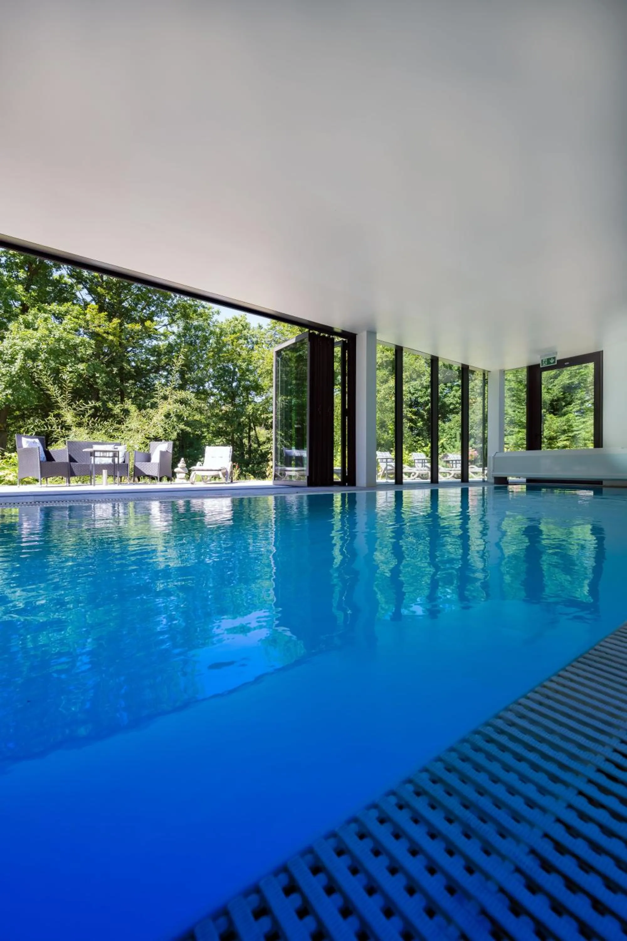 Swimming pool in Parkhotel Hohnstein by STEIGER Hotels