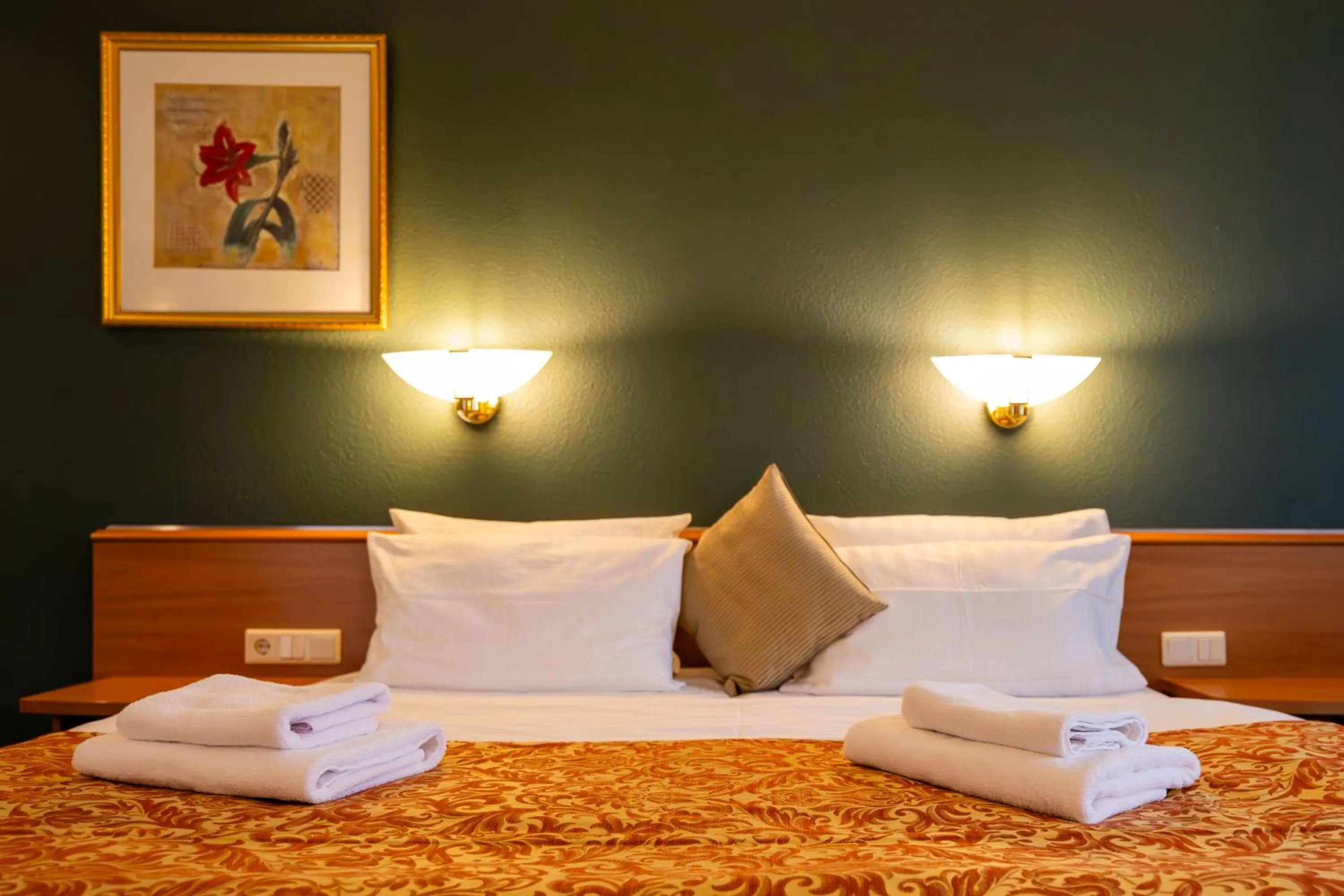 Bed in Parkhotel Hohnstein by STEIGER Hotels