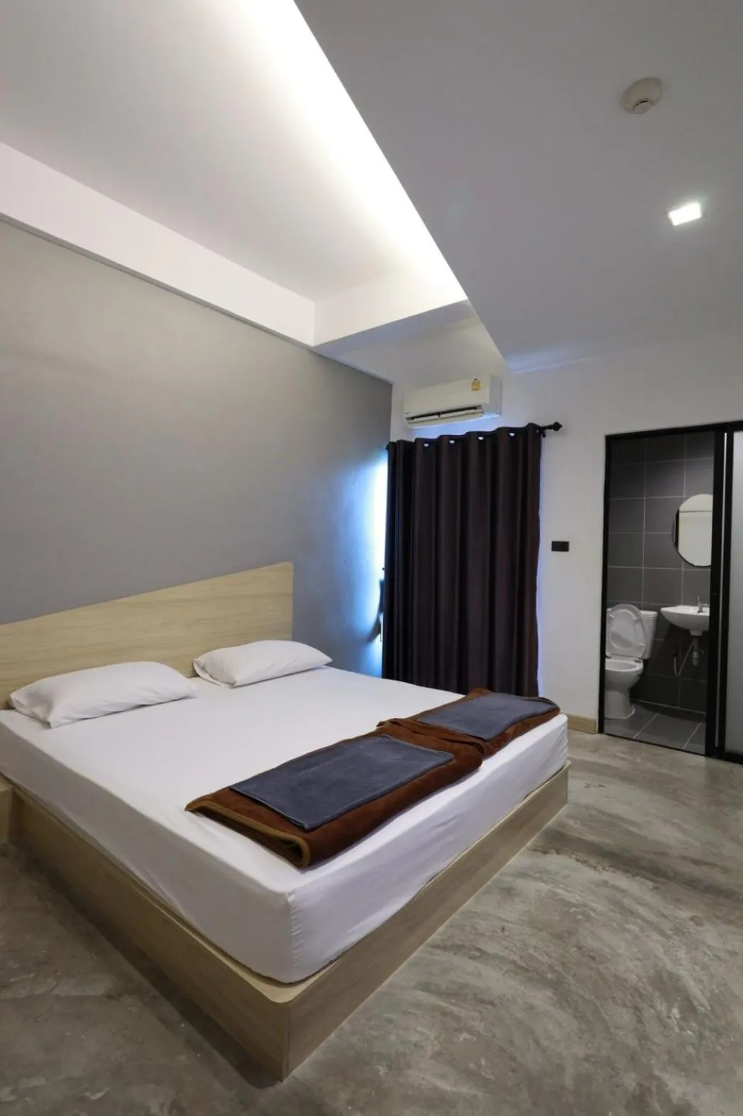 Bedroom, Bed in Newman hotel