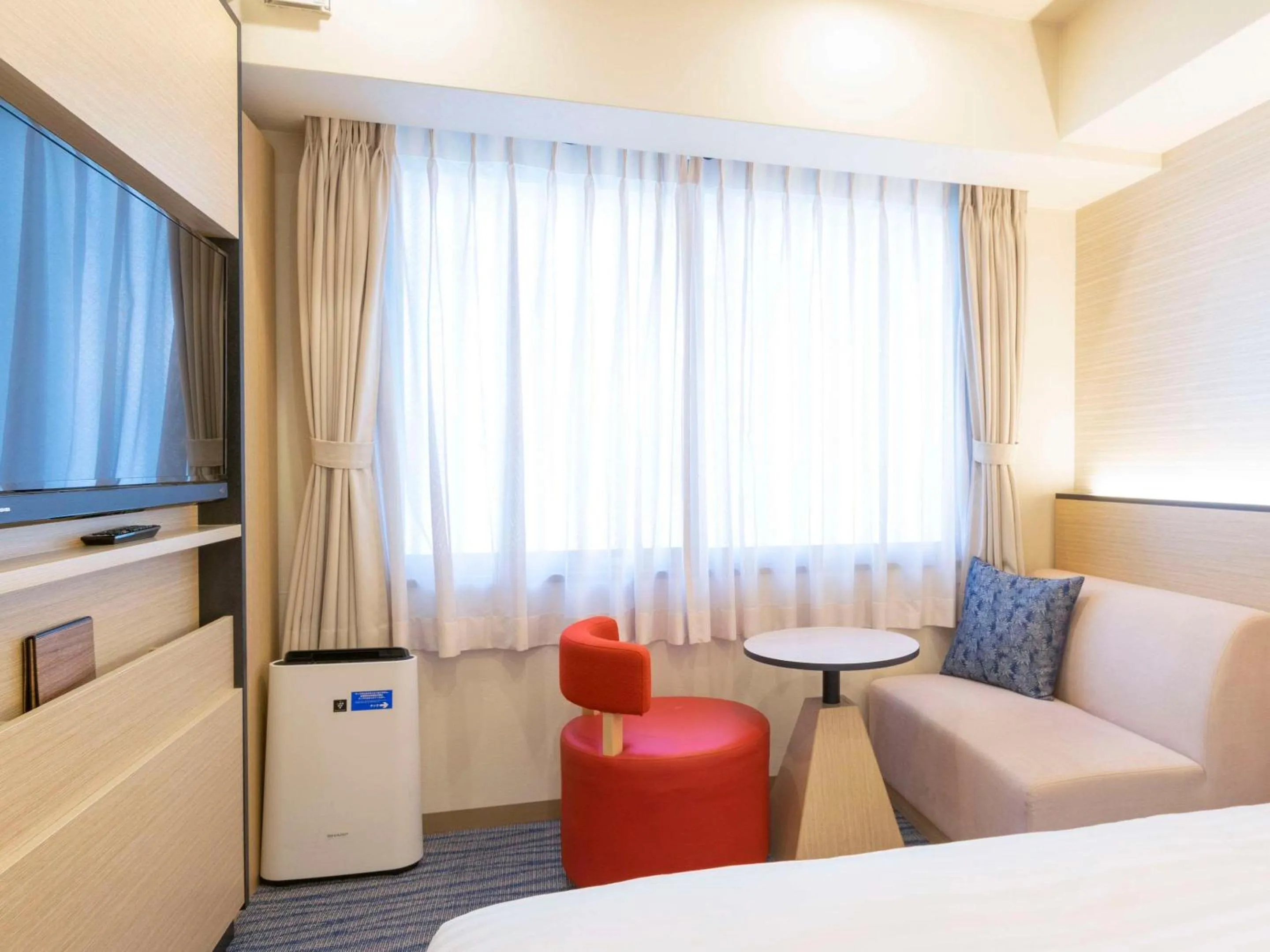 Bedroom, Bed in Comfort Inn Kyoto Shijokarasuma