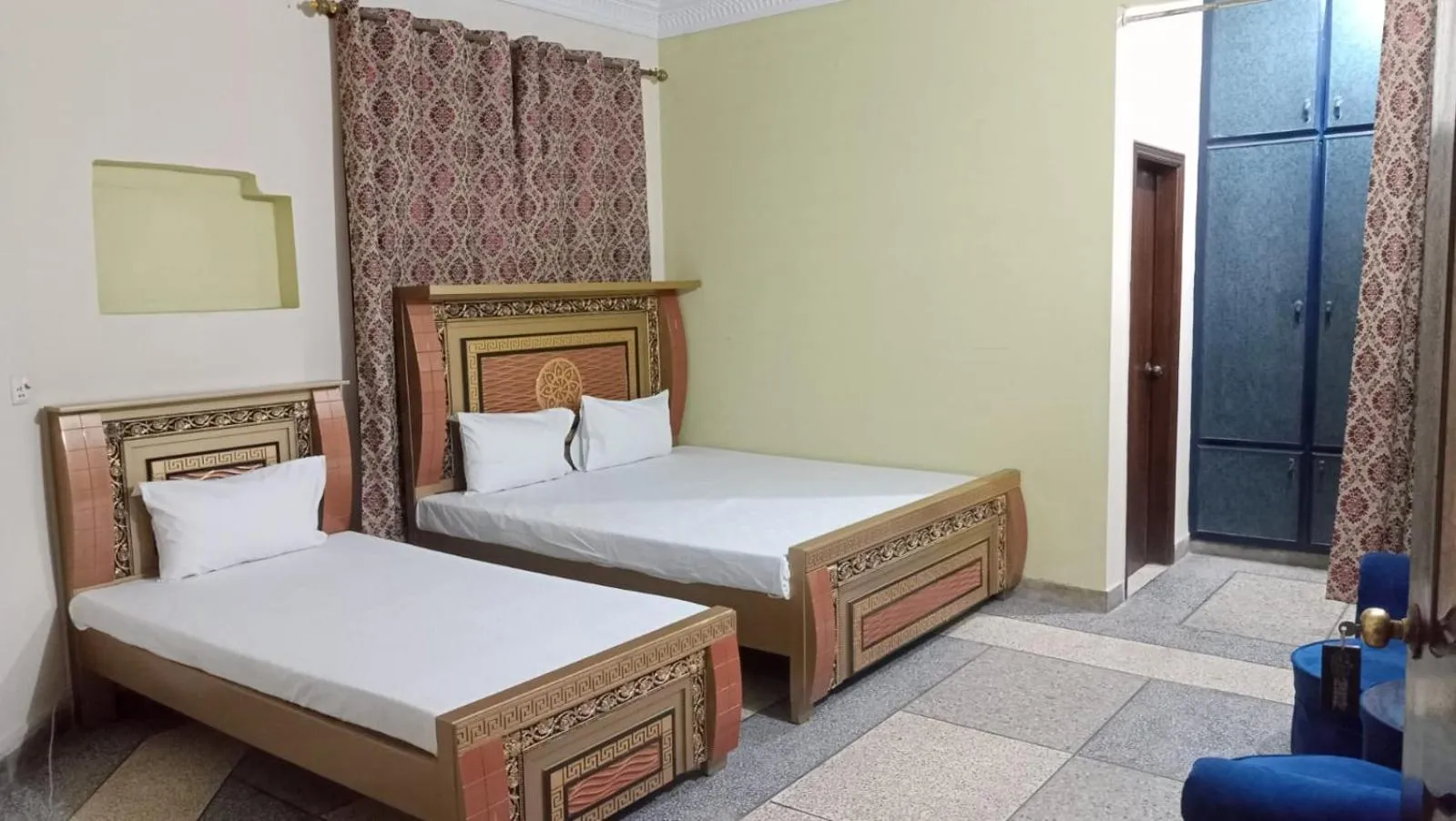 Bed in Hotel Royal Luxury Multan