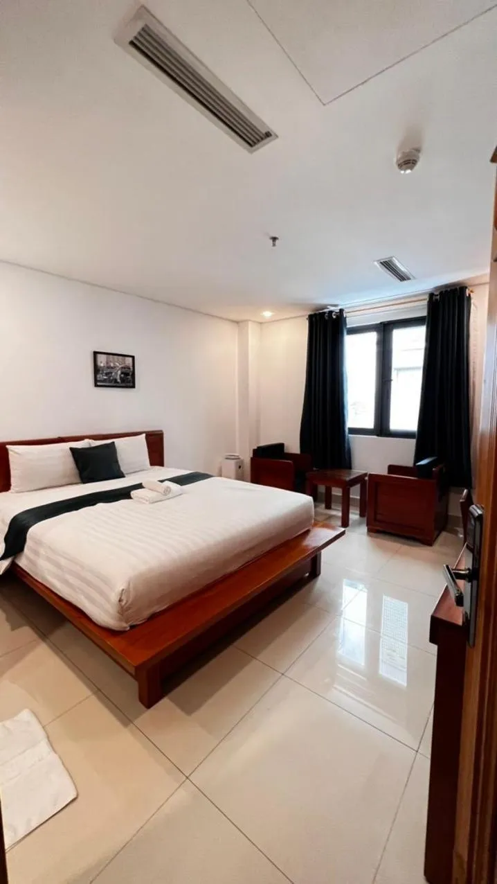 Bedroom, Bed in Twins Hotel