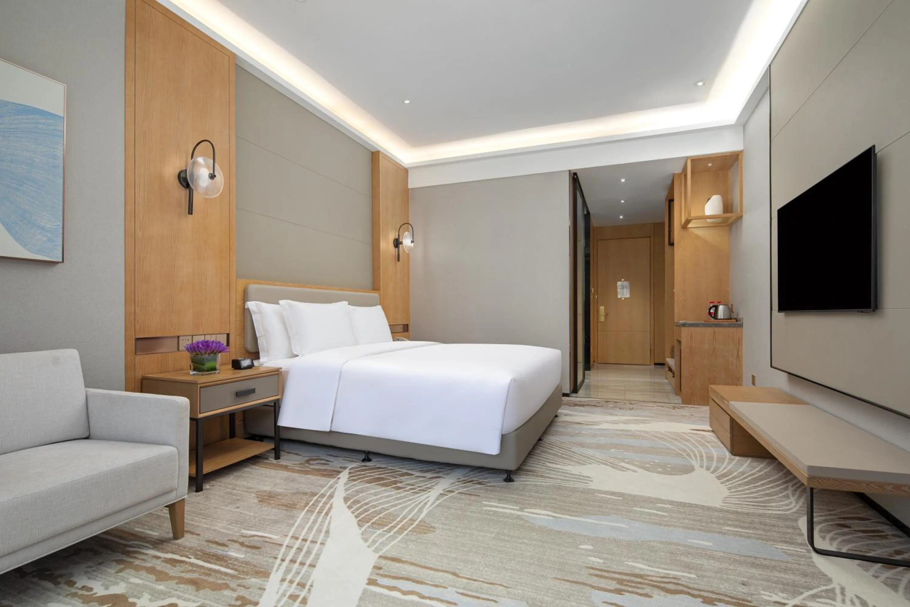 Bed in Crowne Plaza Zhoushan Seaview by IHG