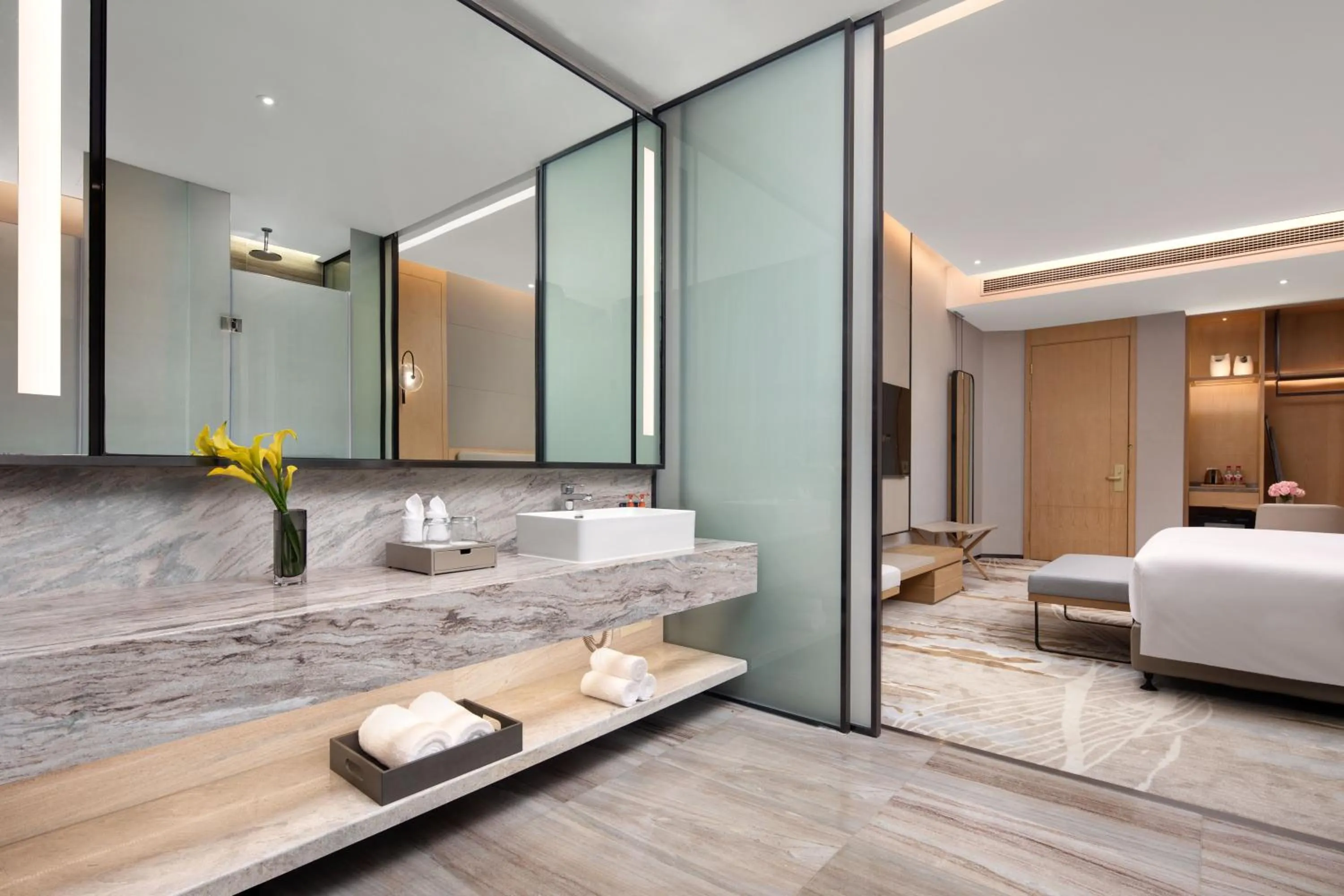 Bathroom, Bed in Crowne Plaza Zhoushan Seaview by IHG