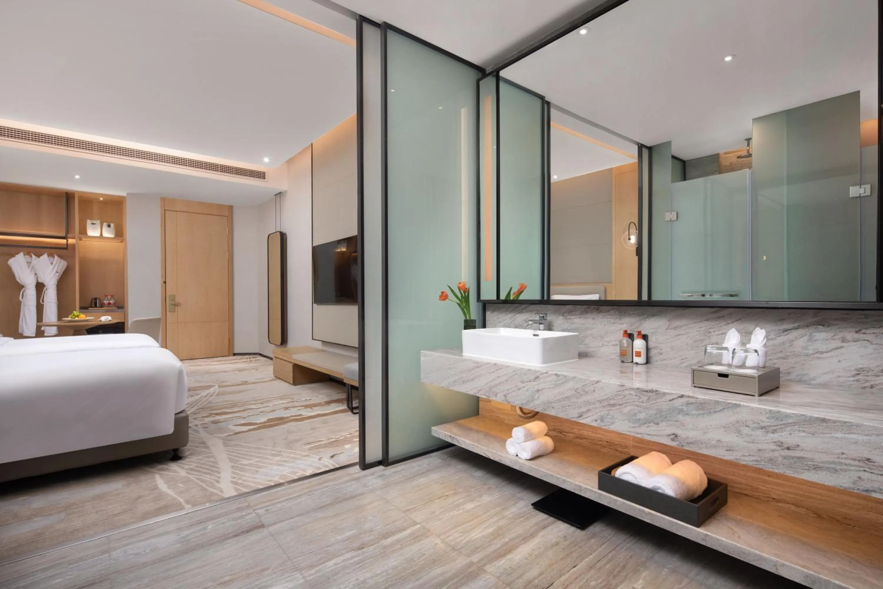 Bathroom, Bed in Crowne Plaza Zhoushan Seaview by IHG