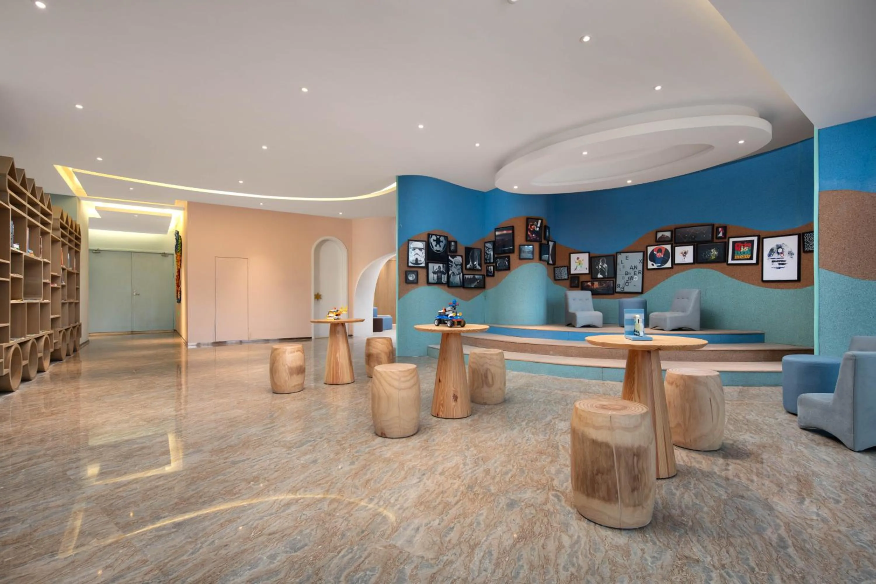 Seating area in Crowne Plaza Zhoushan Seaview by IHG