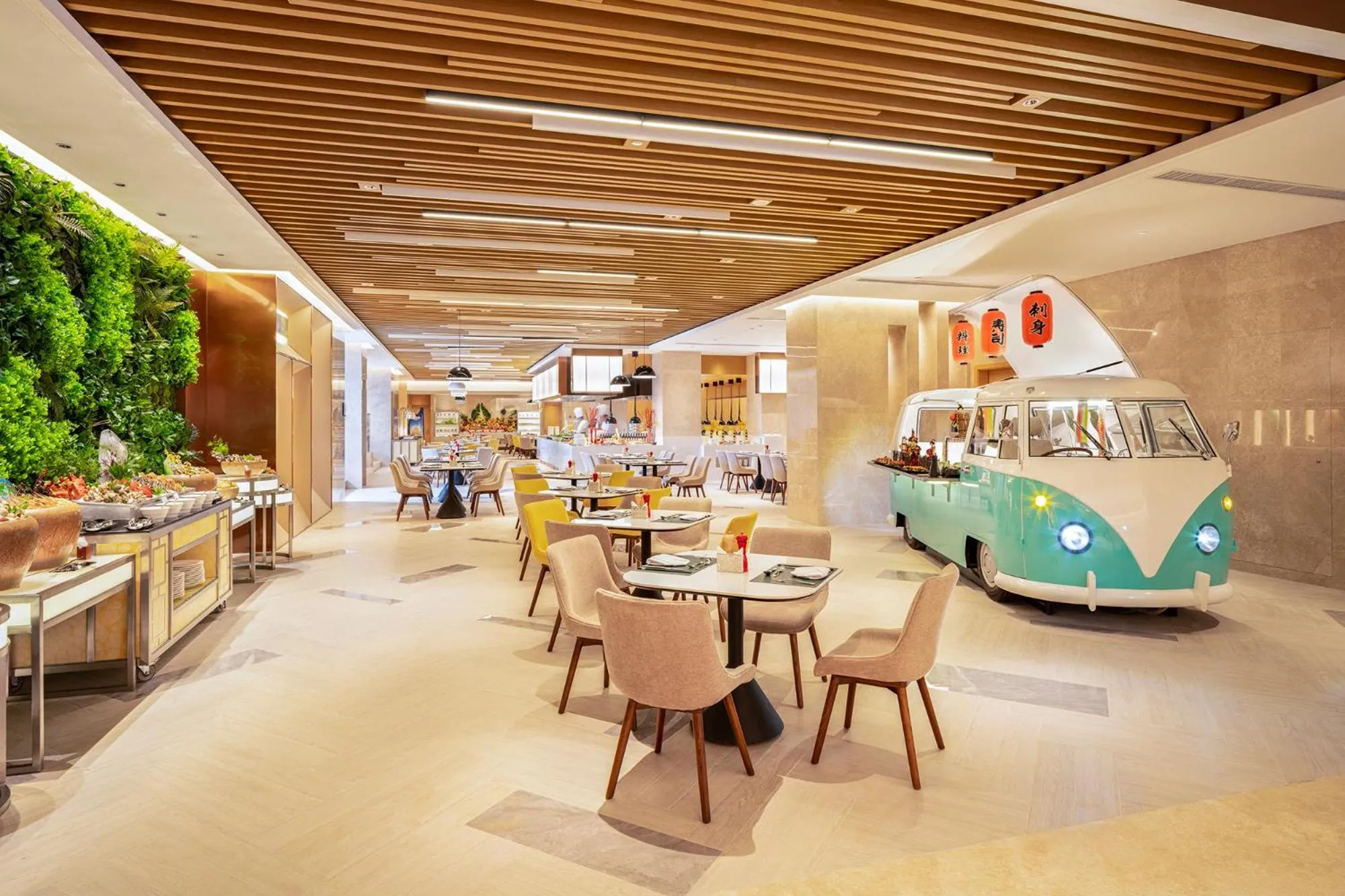 Restaurant/places to eat in Holiday Inn Tongren Wanshan by IHG