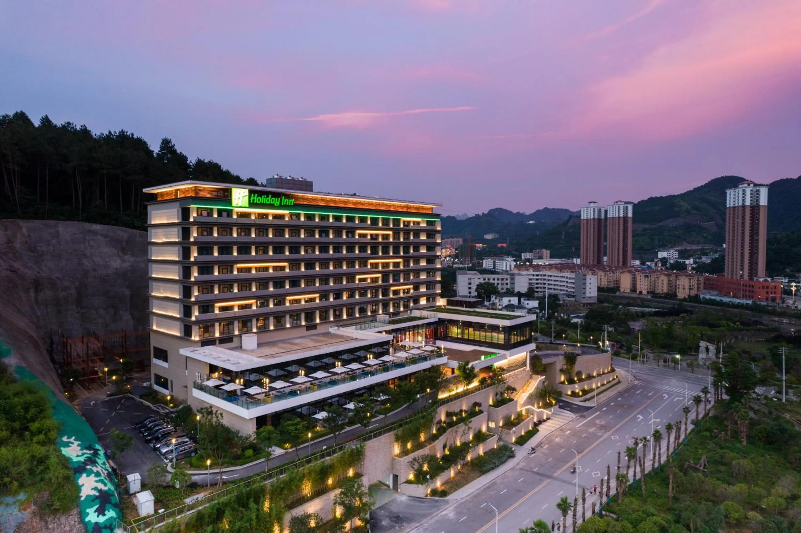Sunrise in Holiday Inn Tongren Wanshan by IHG