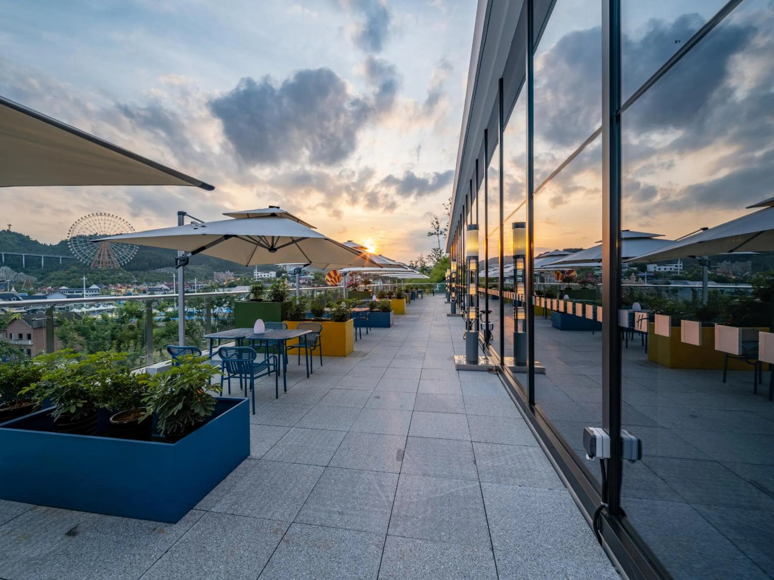 Balcony/Terrace in Holiday Inn Tongren Wanshan by IHG