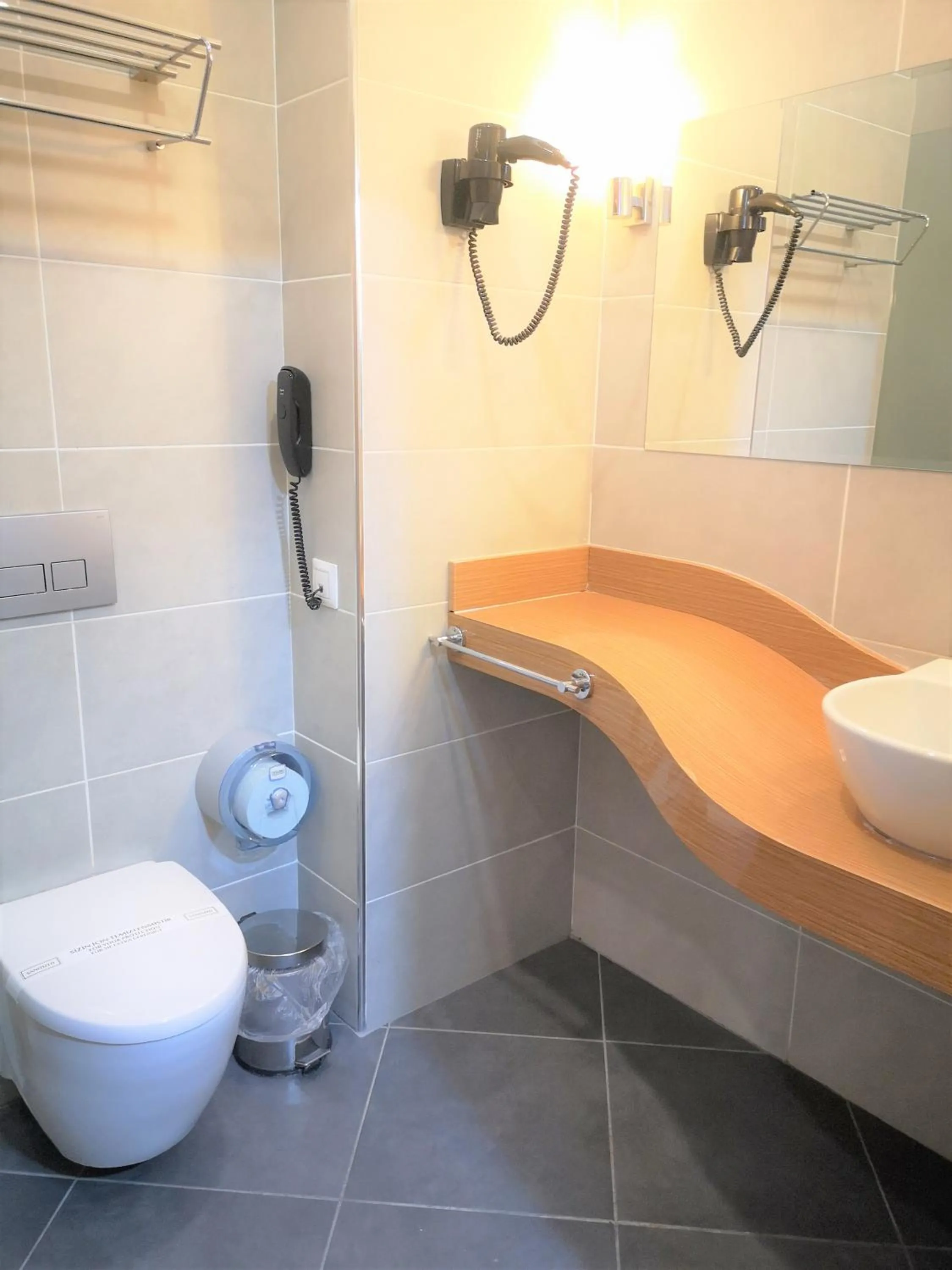 Shower in Grand Park Hotel Istanbul Beylikduzu