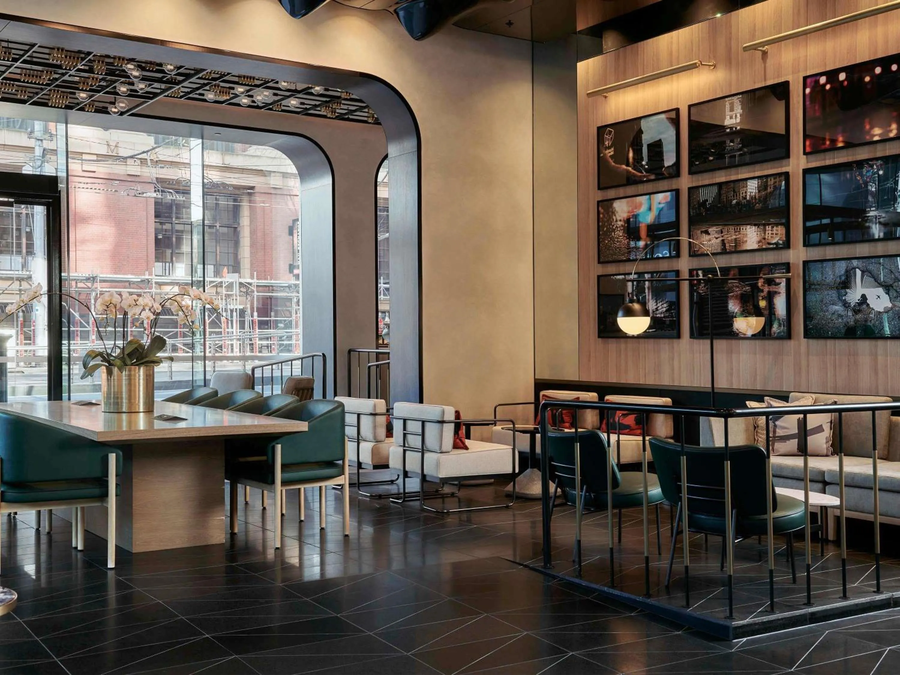 Restaurant/places to eat in Movenpick Hotel Melbourne On Spencer