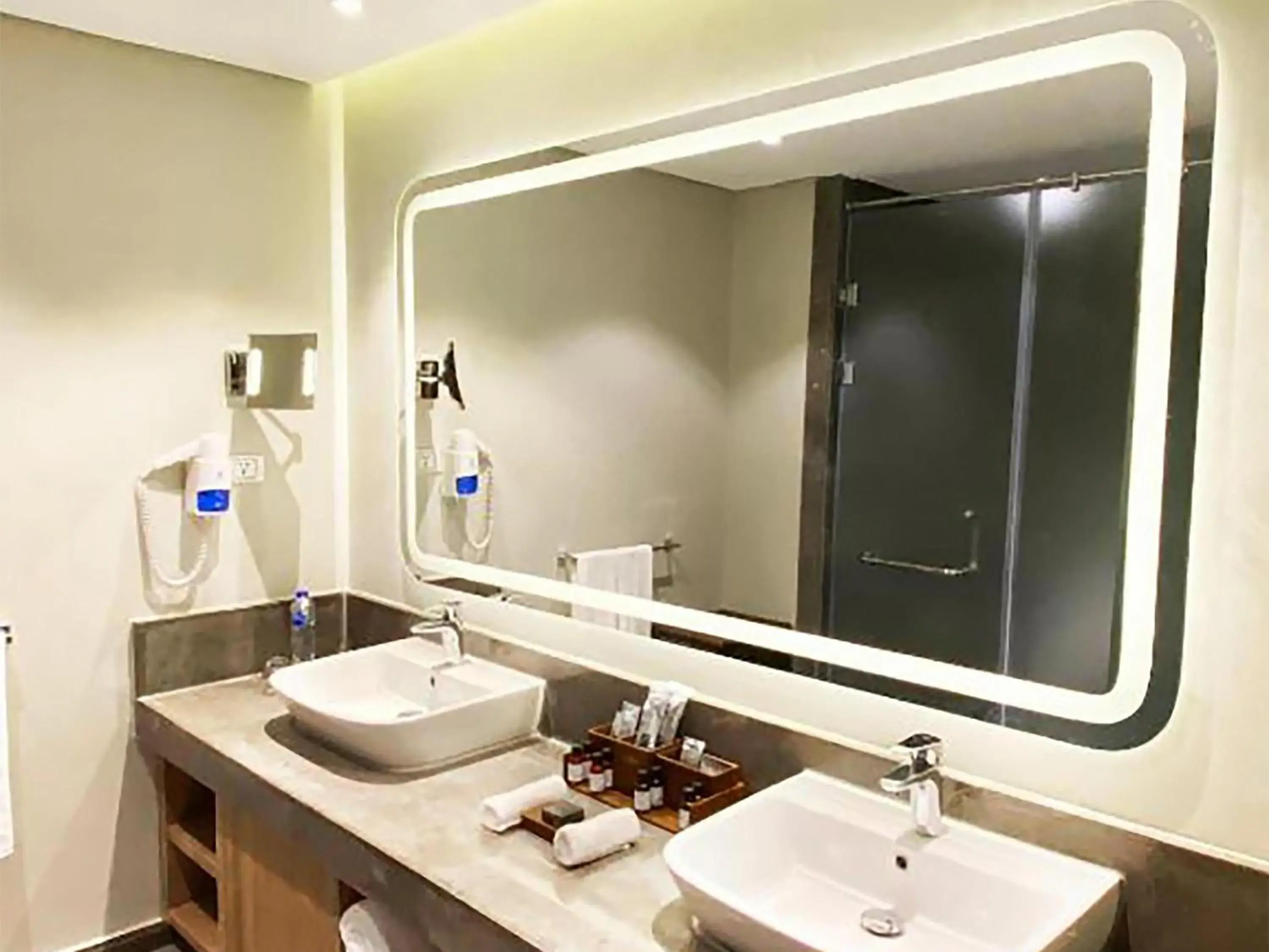 Twin Suite with Garden View in Rixos Premium Magawish Suites and Villas- Ultra All-Inclusive Twin Suite with Garden View in Rixos Premium Magawish Suites and Villas- Ultra All-Inclusive