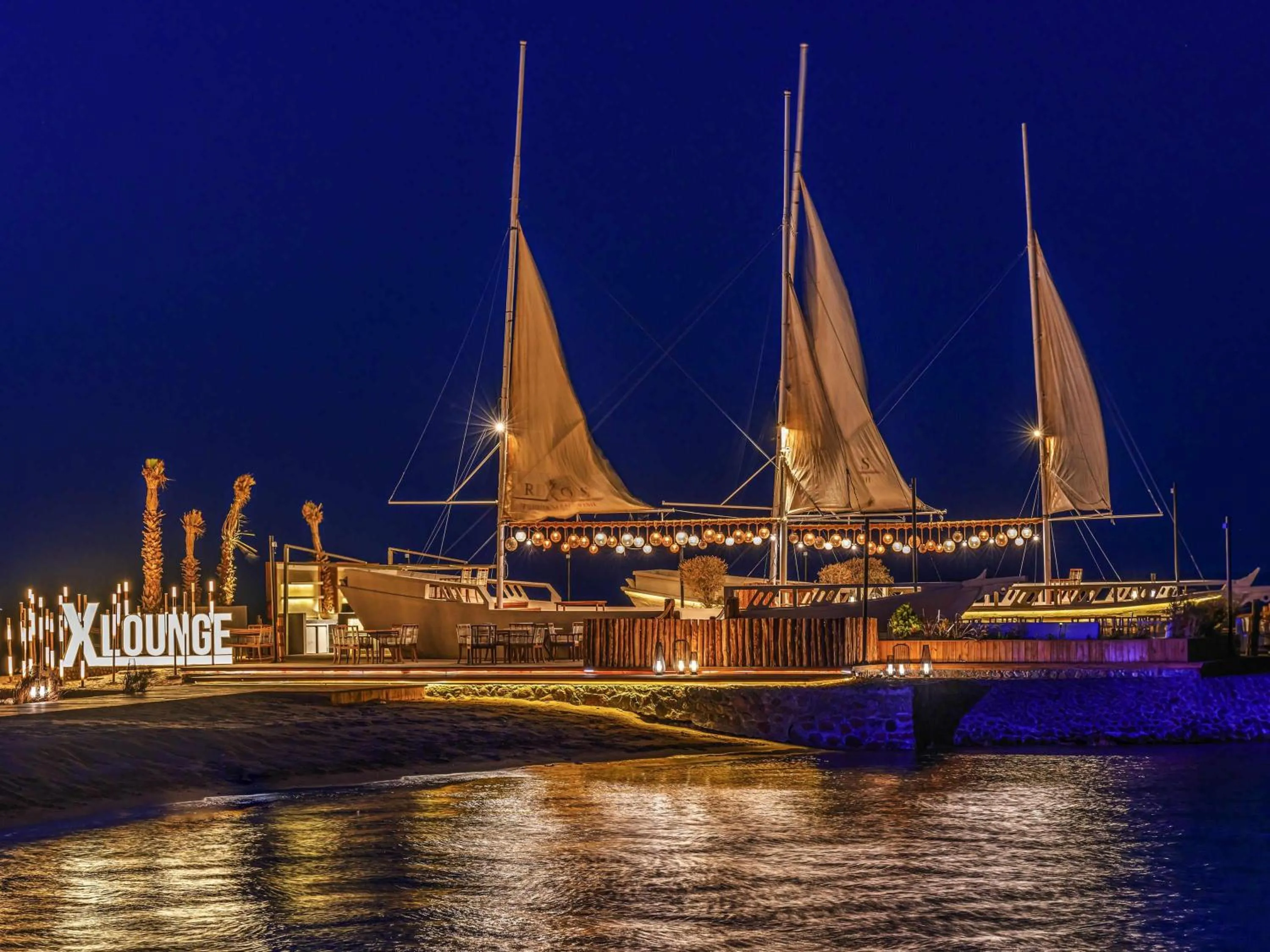 Lounge or bar in Rixos Premium Magawish Suites and Villas- Ultra All-Inclusive