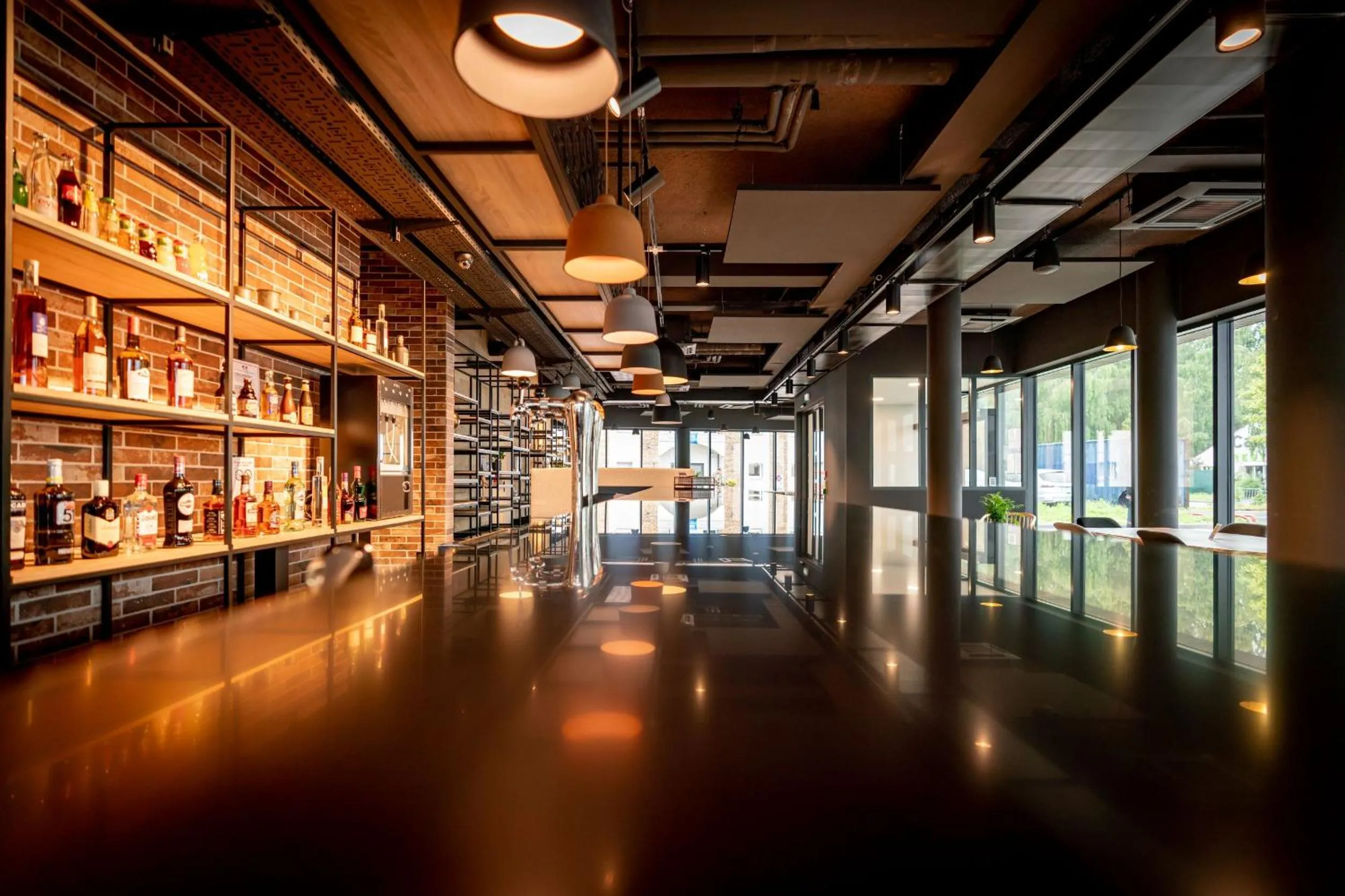 Lounge or bar in ibis Styles Valenciennes Petite Foret