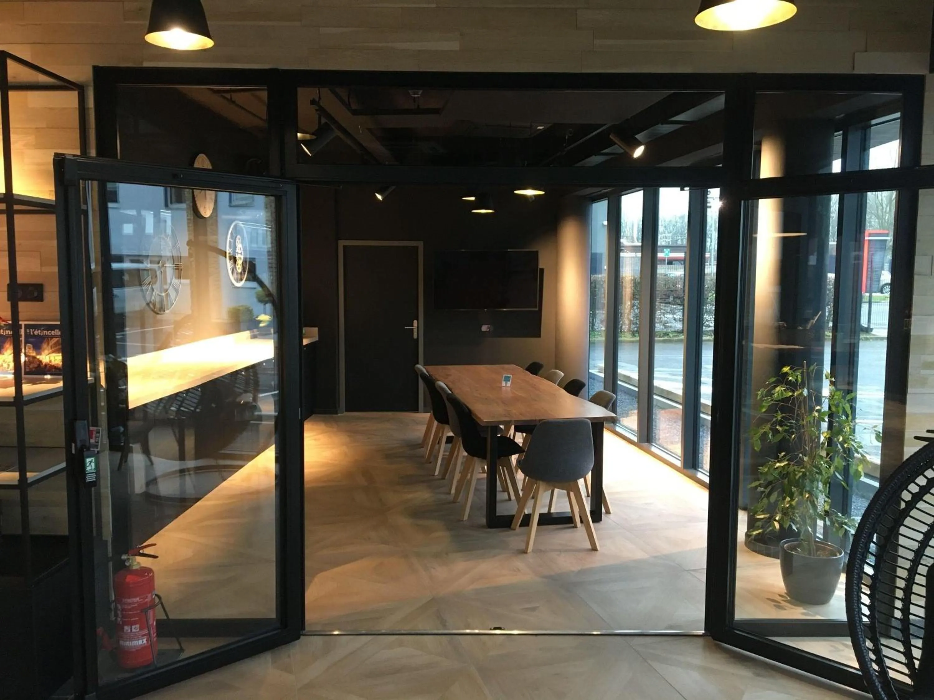 Meeting/conference room in ibis Styles Valenciennes Petite Foret