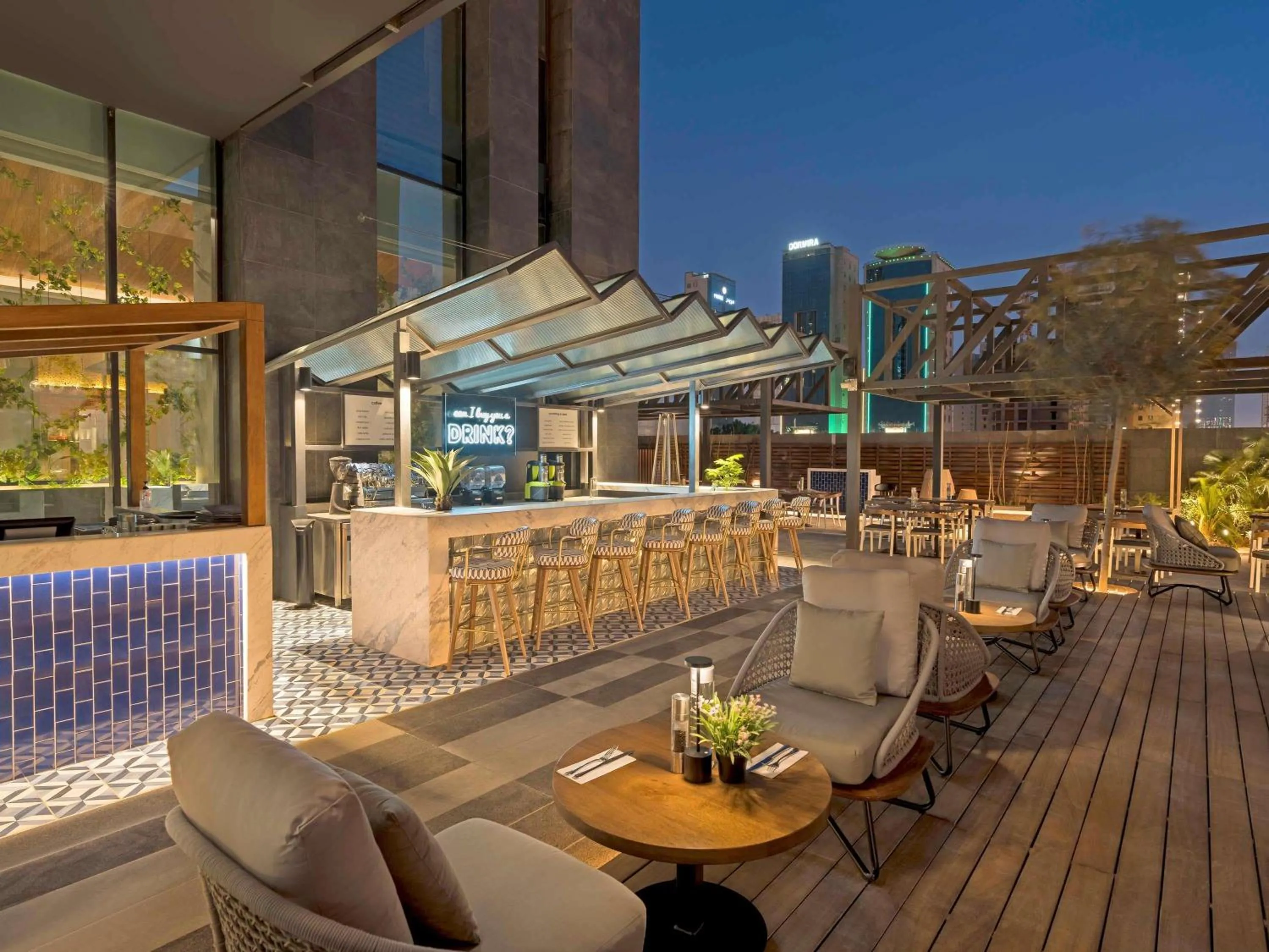 Restaurant/places to eat in Fairmont Ramla Riyadh