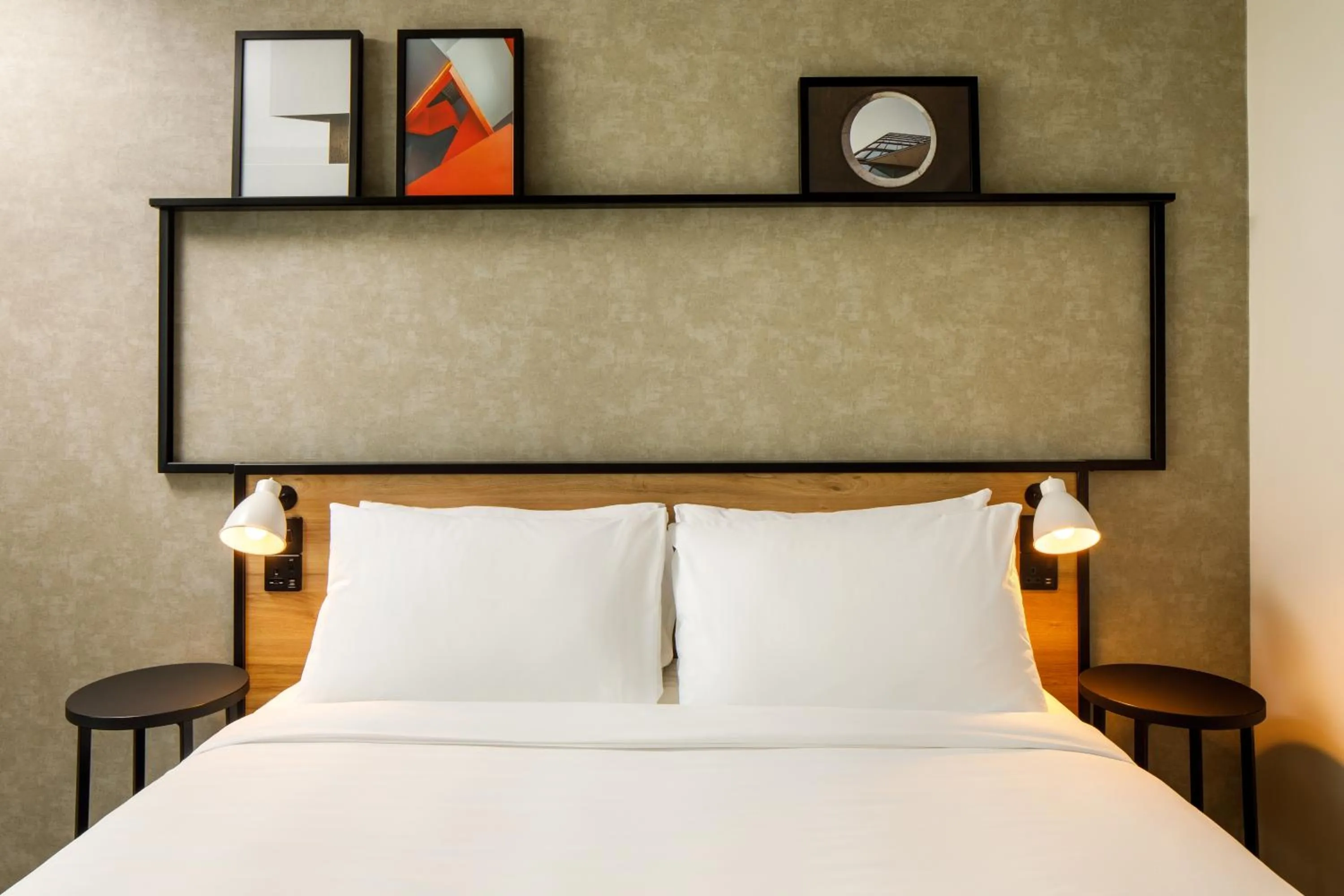 Bed in ibis London Sutton Point