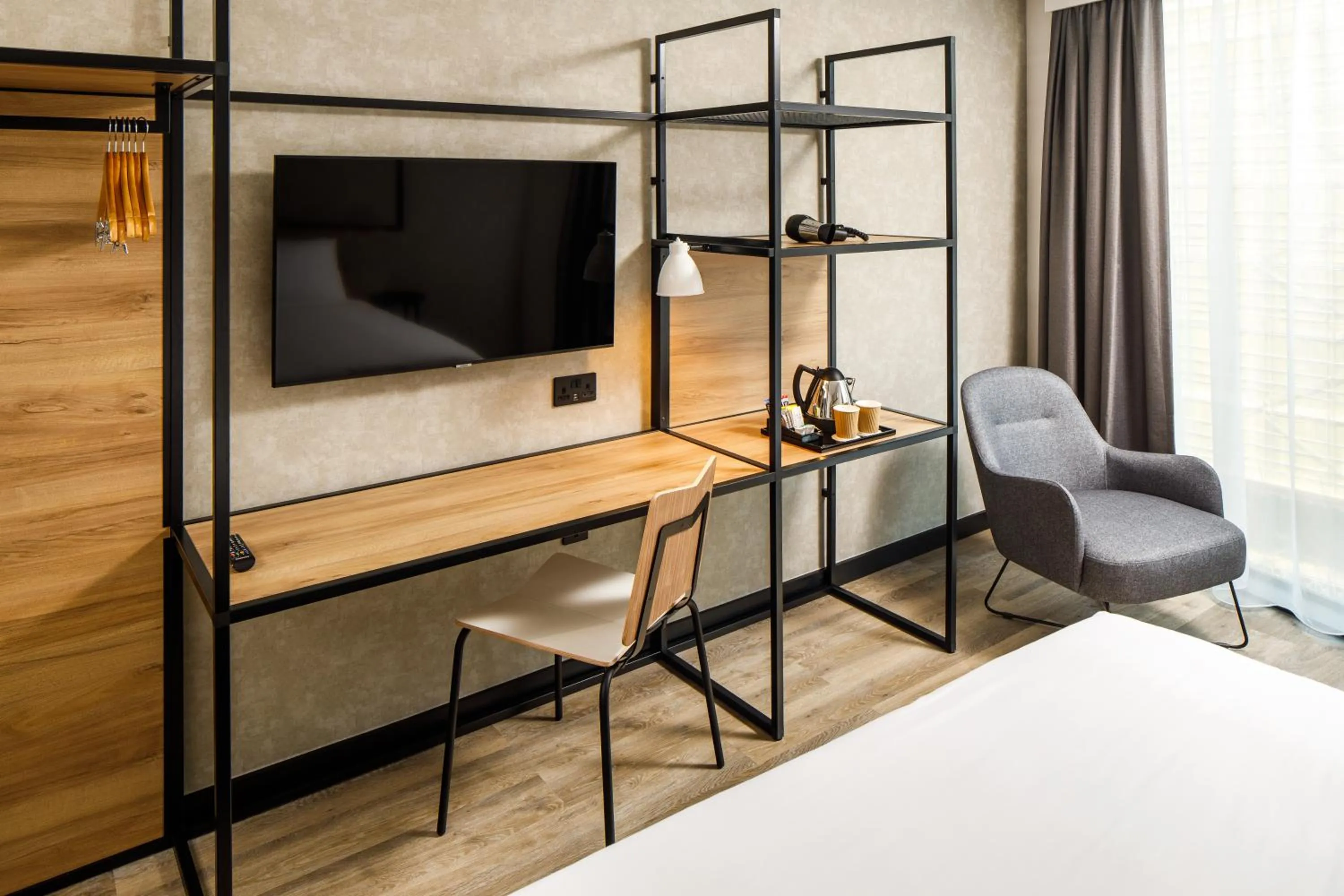 Bedroom, Bed in ibis London Sutton Point