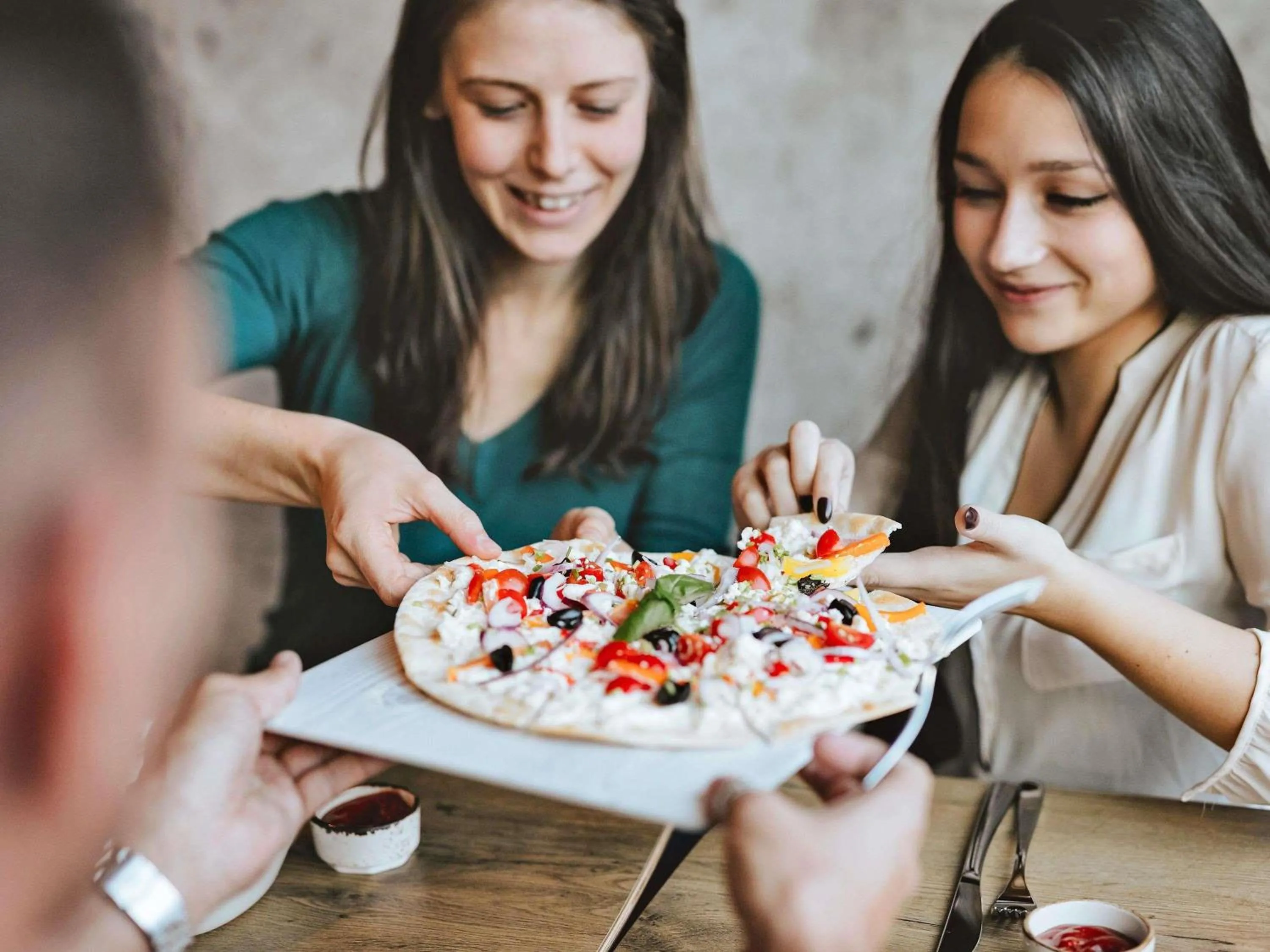 Restaurant/places to eat in ibis London Sutton Point