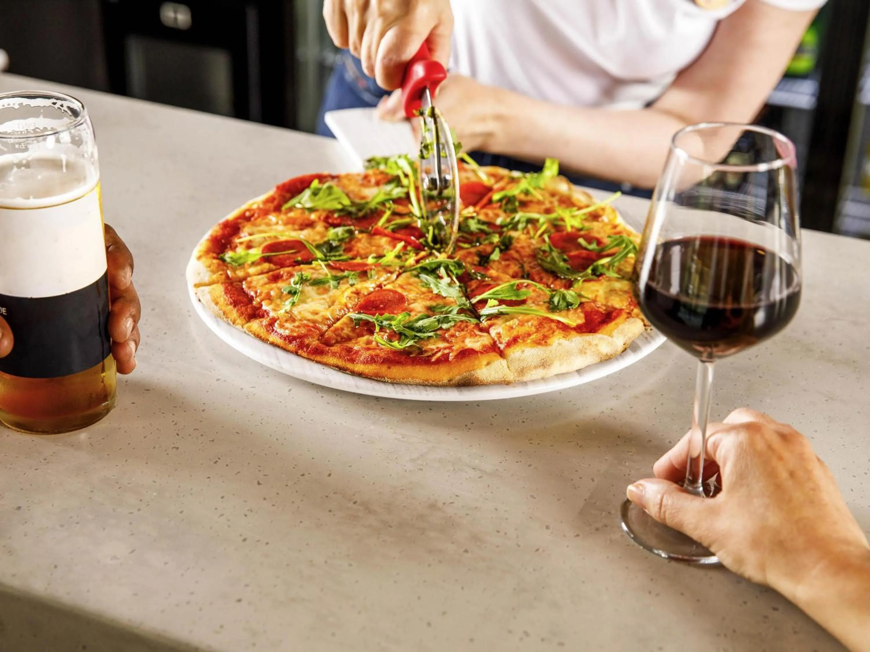 Restaurant/places to eat in Aparthotel Adagio London Sutton Point