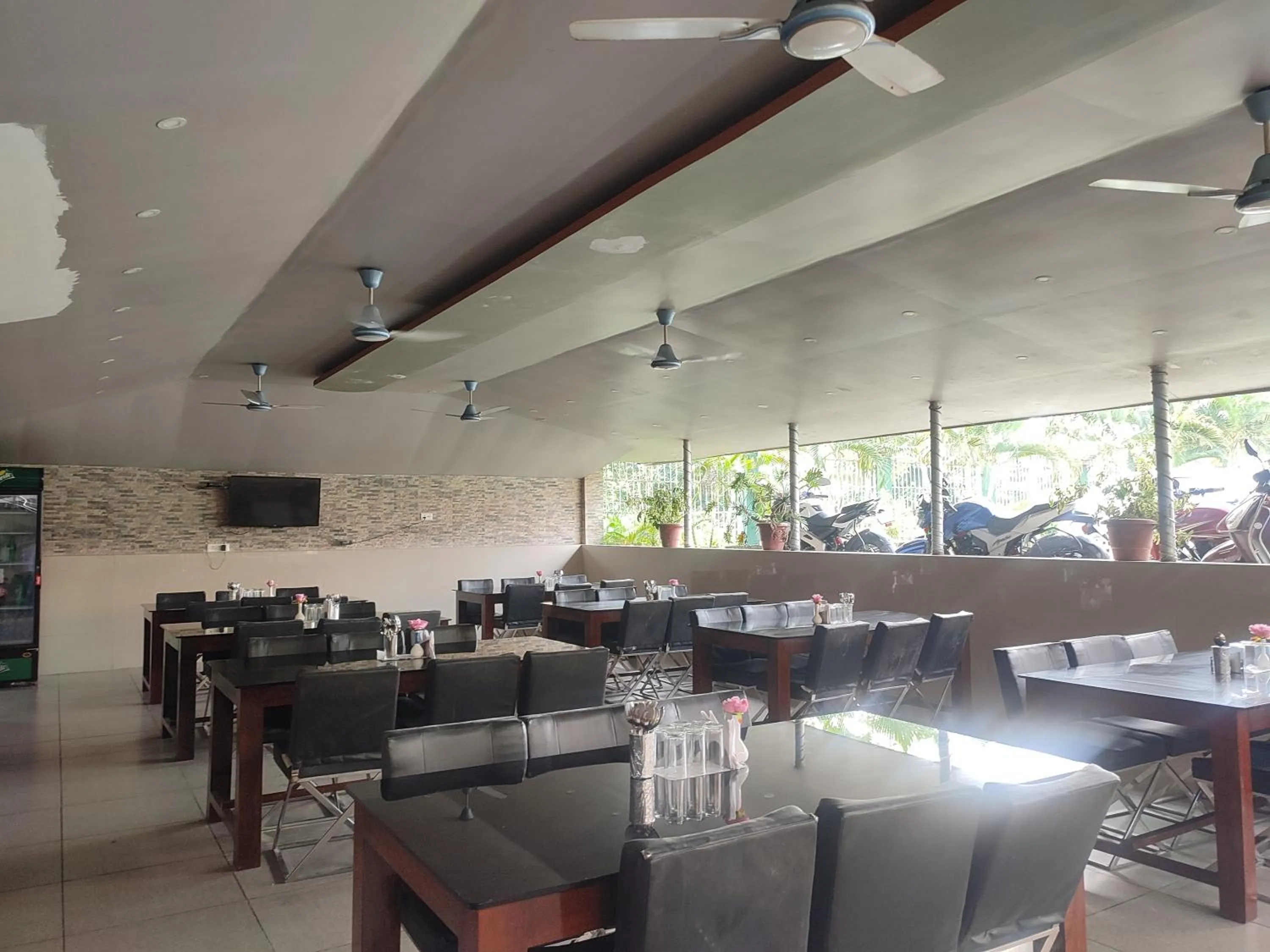 Restaurant/places to eat in Maa Greenary View - A Holiday Resort