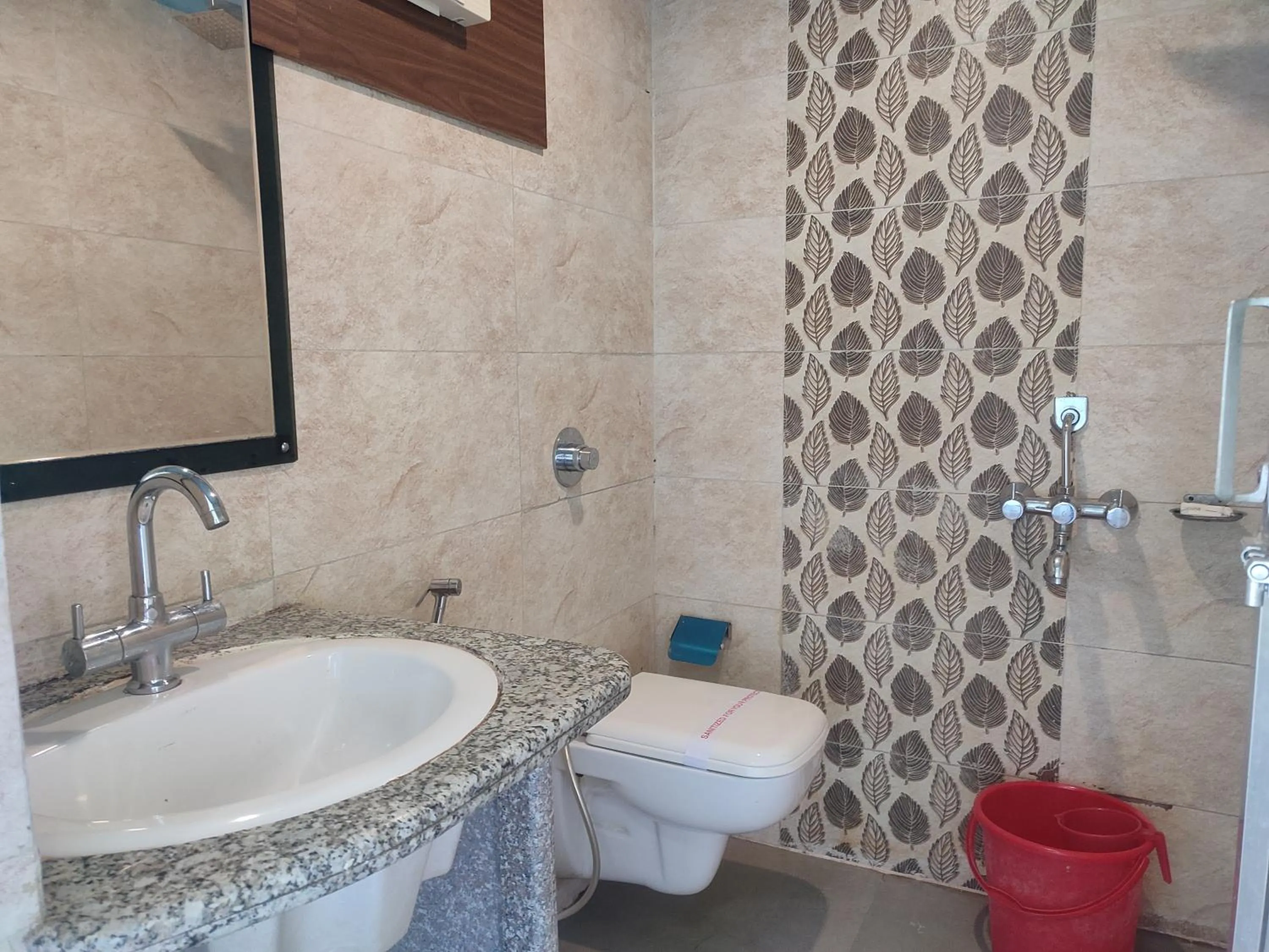 Shower in Maa Greenary View - A Holiday Resort