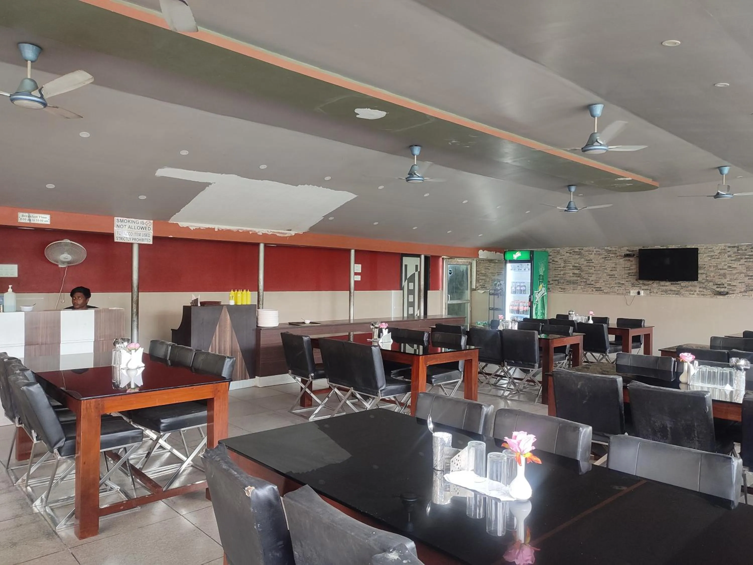 Restaurant/places to eat in Maa Greenary View - A Holiday Resort