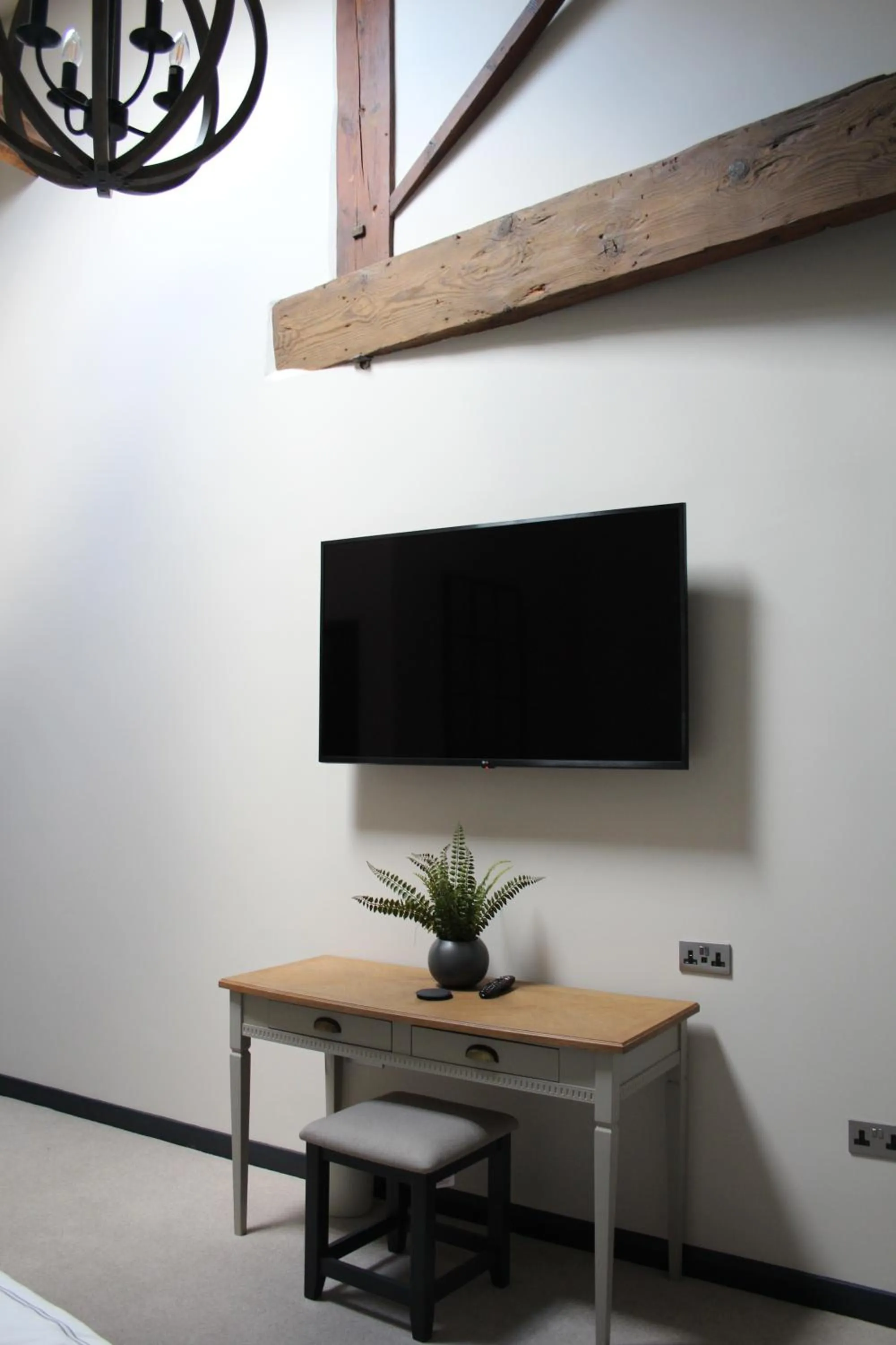 TV and multimedia in The Merchant's Yard