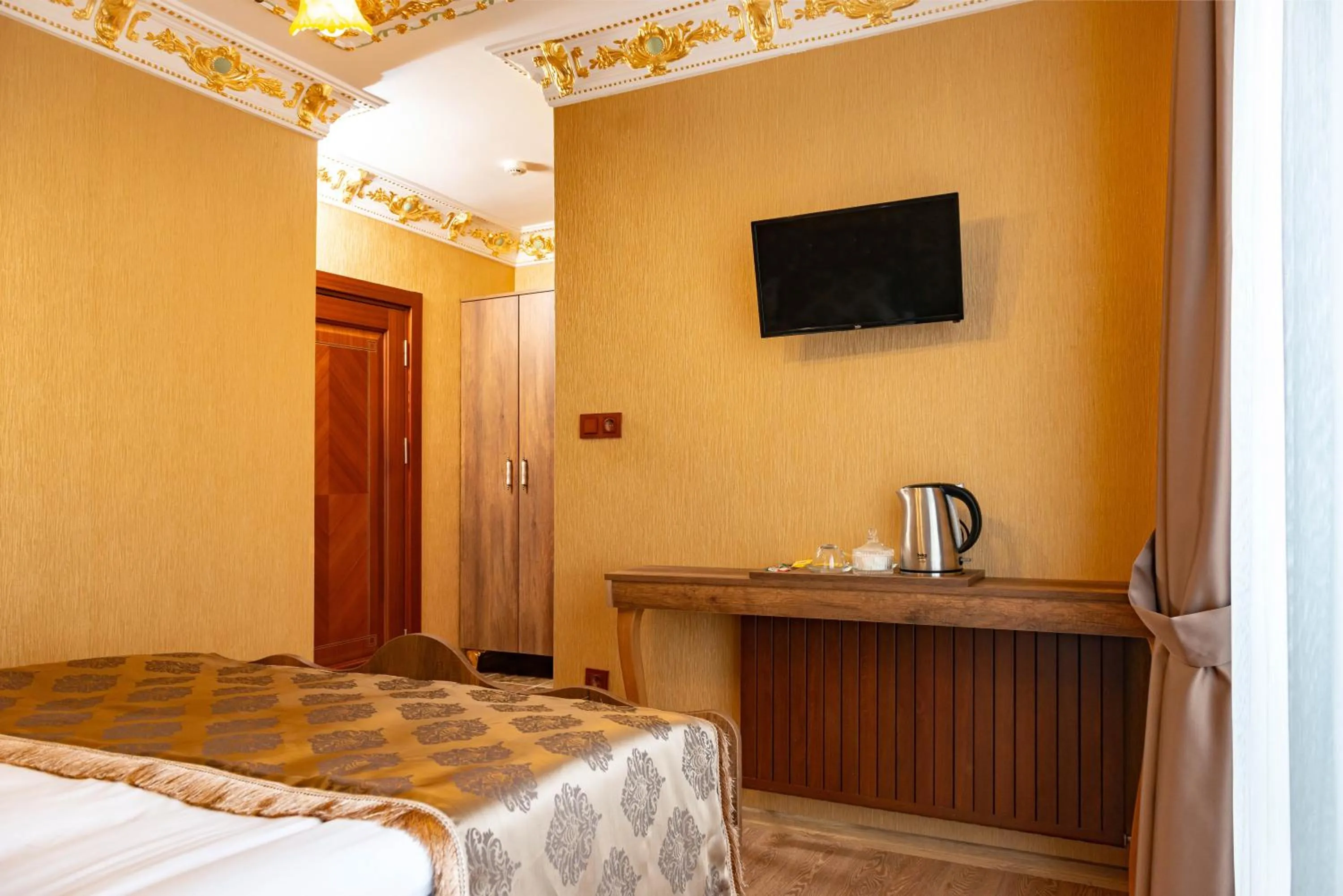 Coffee/tea facilities, Bed in The Ottoman