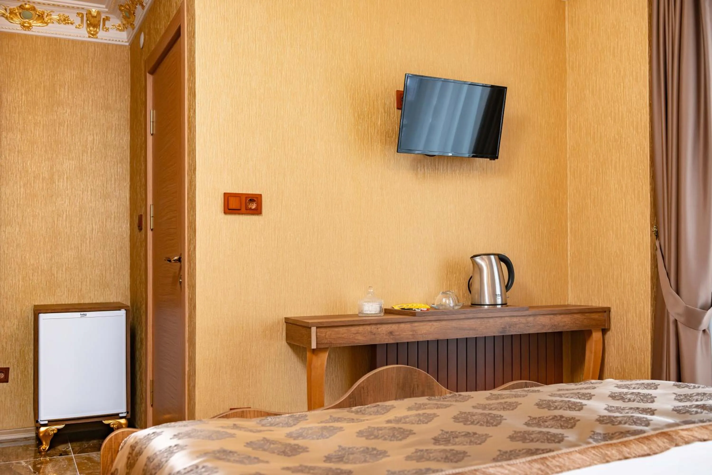 Coffee/tea facilities, Bed in The Ottoman