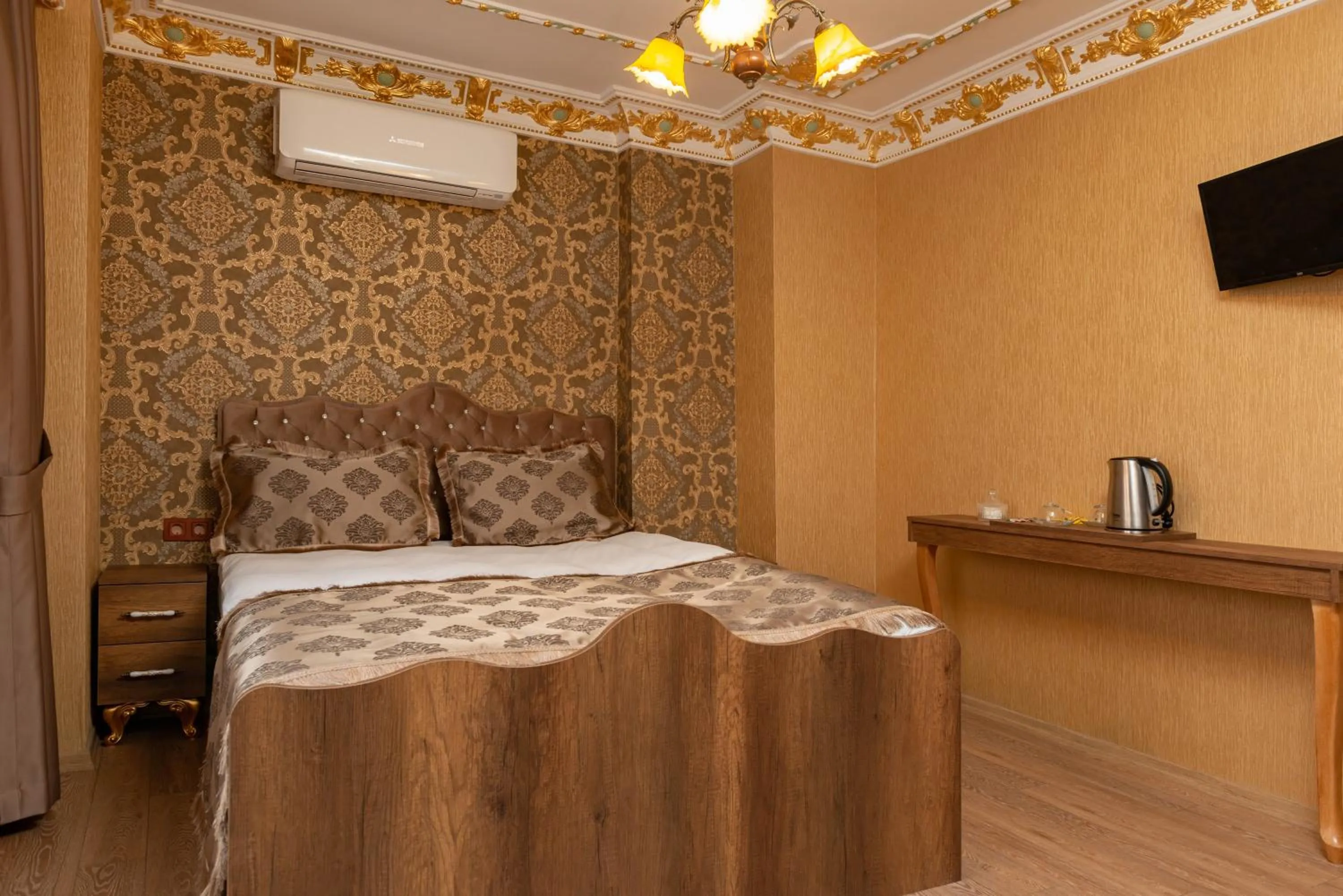 Bedroom, Bed in The Ottoman