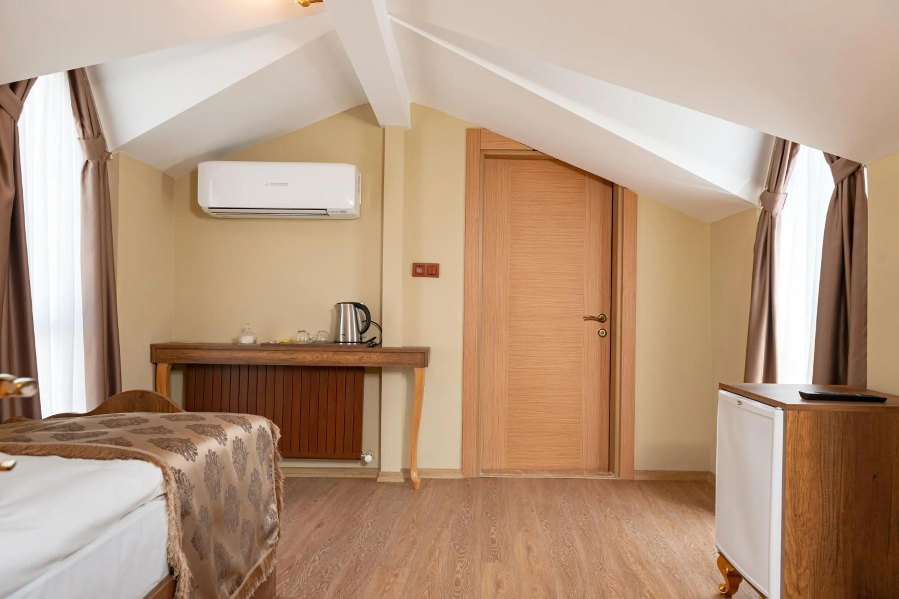 Coffee/tea facilities, Bed in The Ottoman