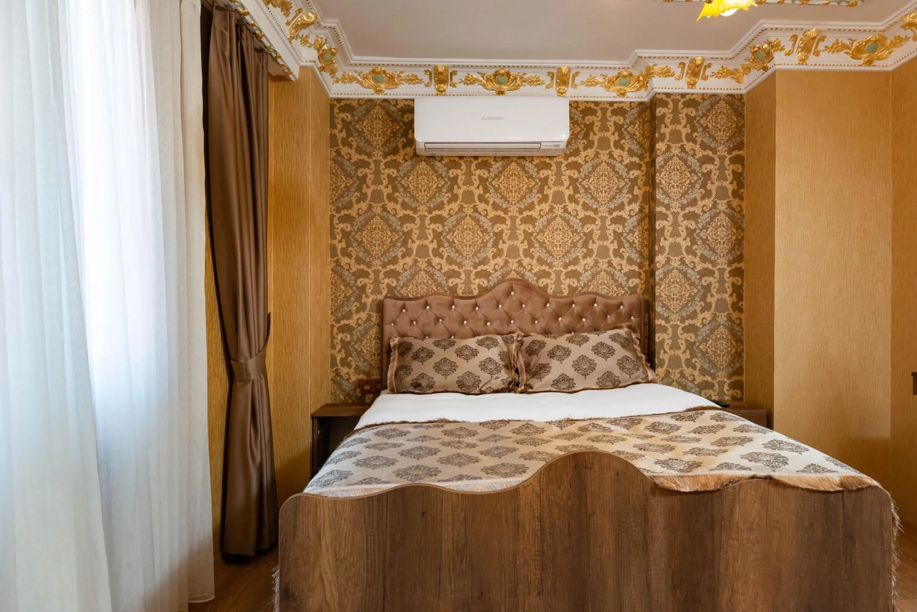 Bedroom, Bed in The Ottoman