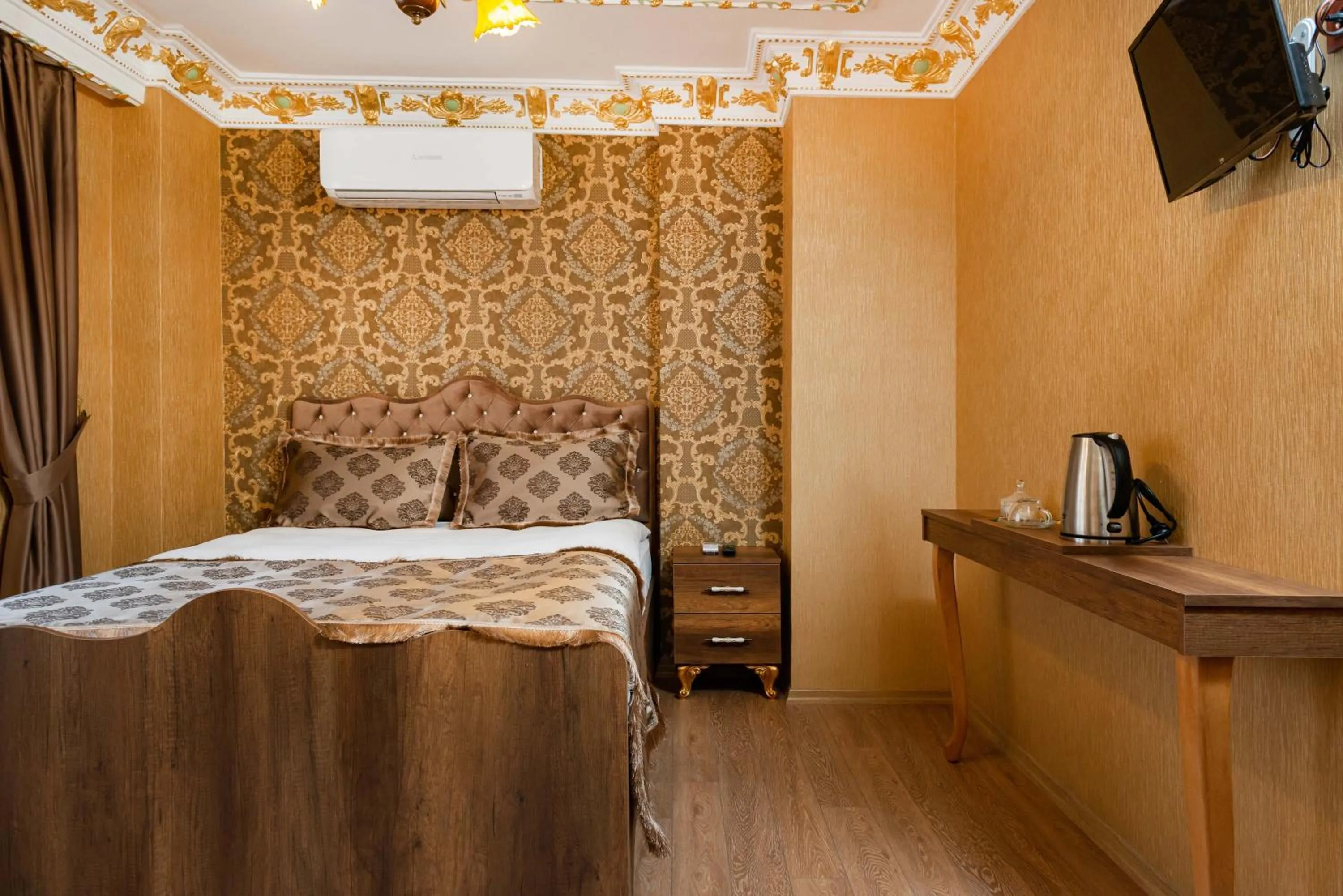 Bedroom, Bed in The Ottoman