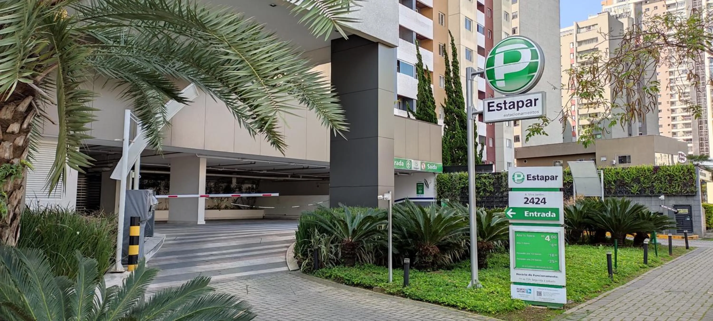 Parking in Helbor Stay Batel