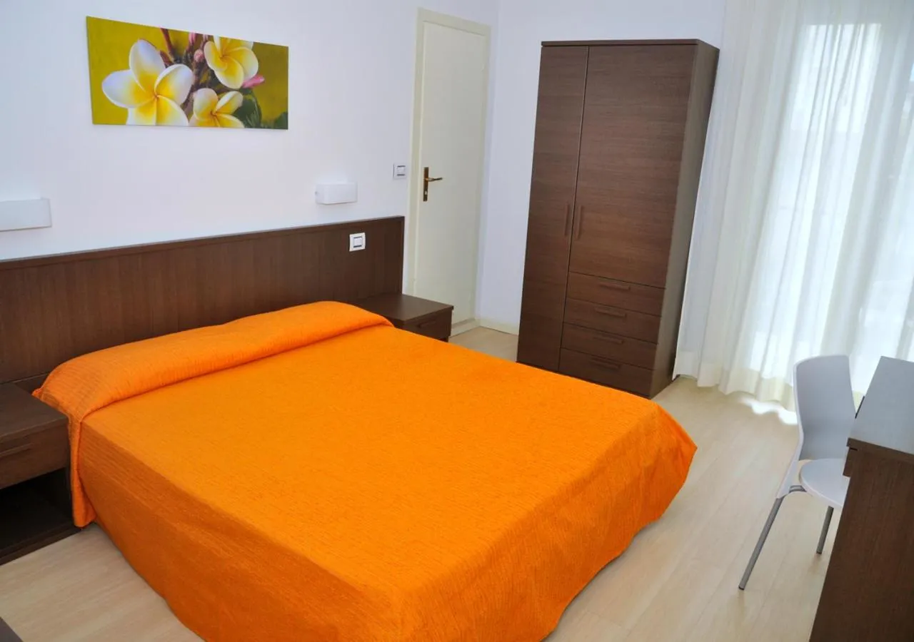 Balcony/Terrace, Bed in Hotel Lugano