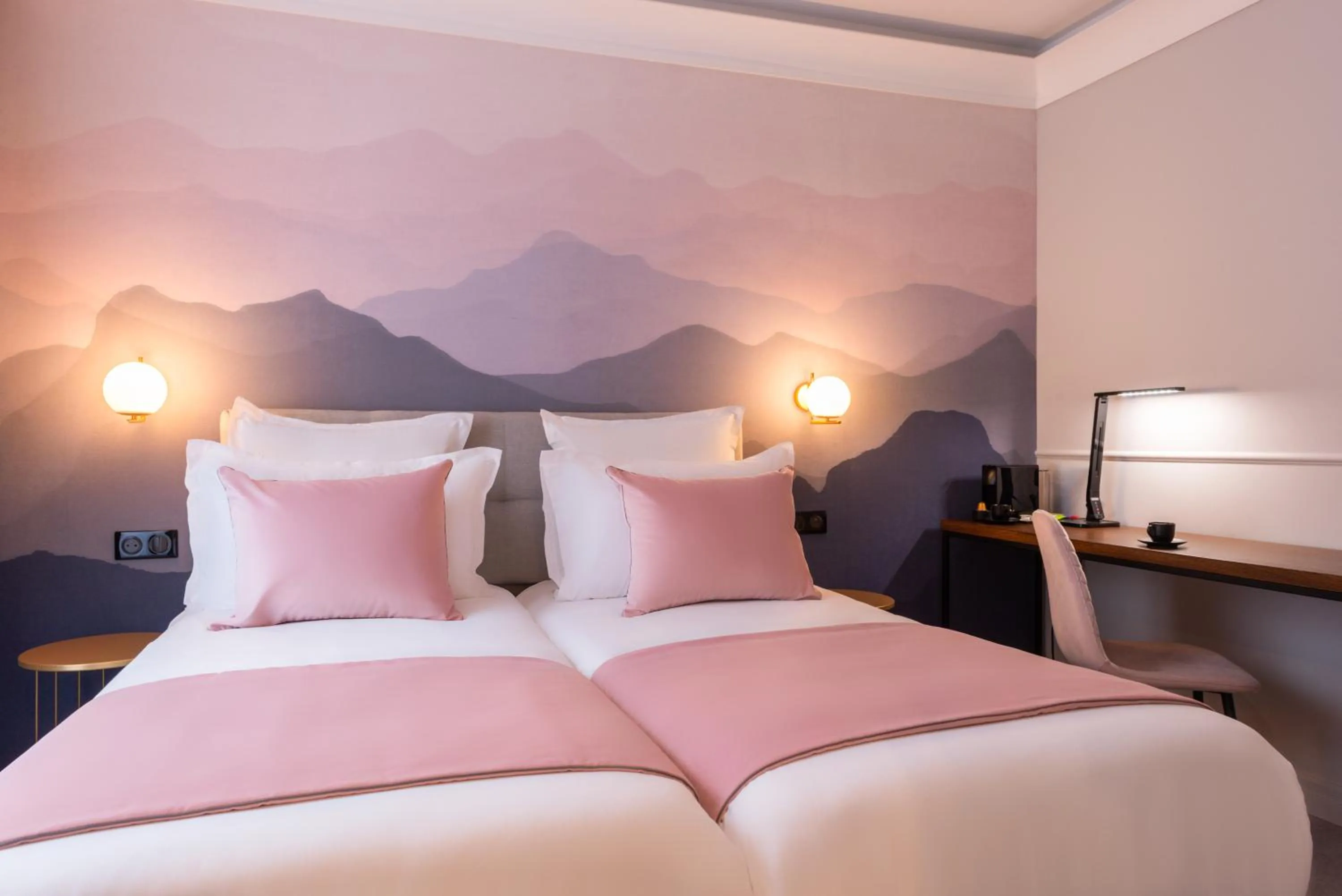 Bed in Hôtel Le Milie Rose