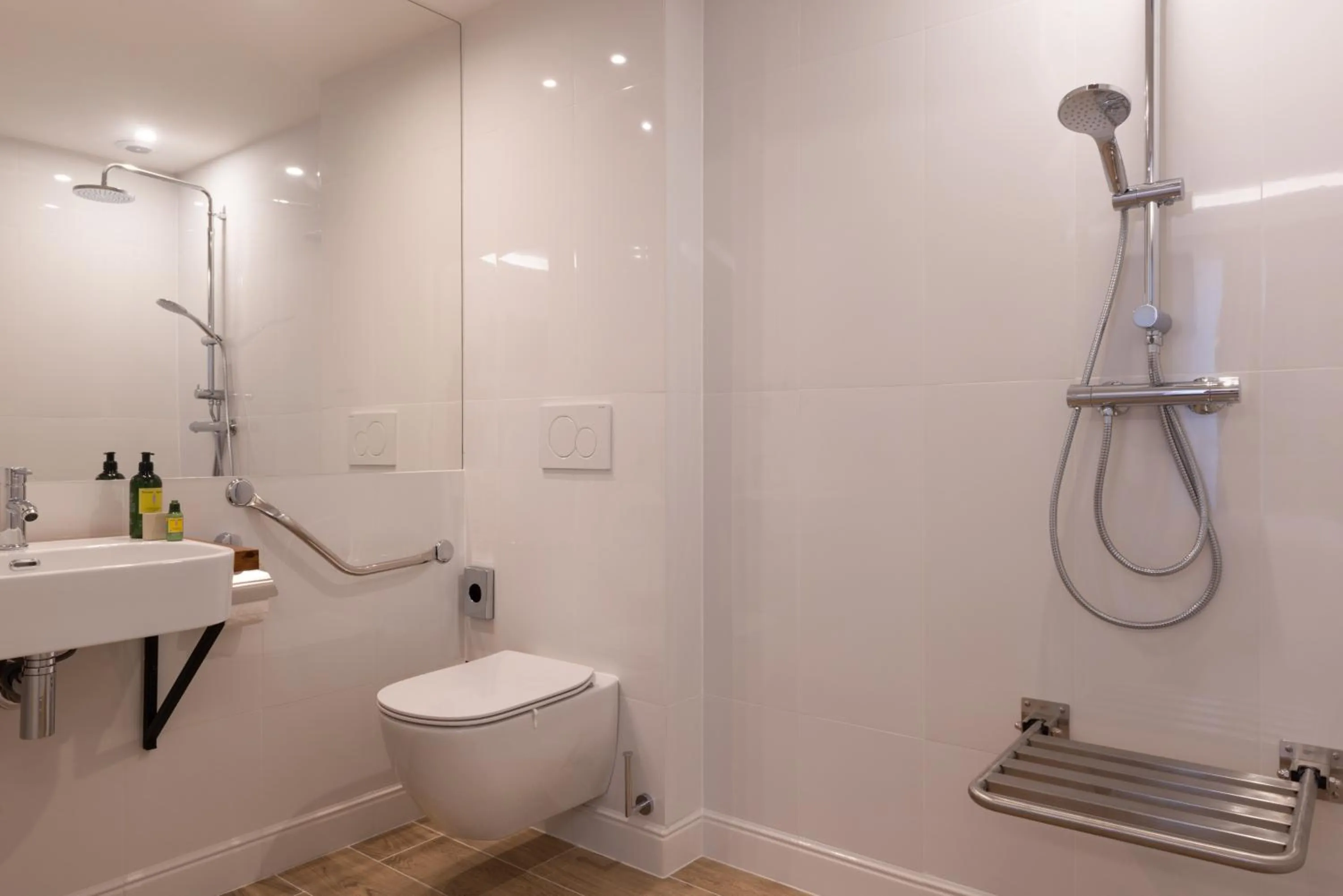 Bedroom in Hôtel Le Milie Rose