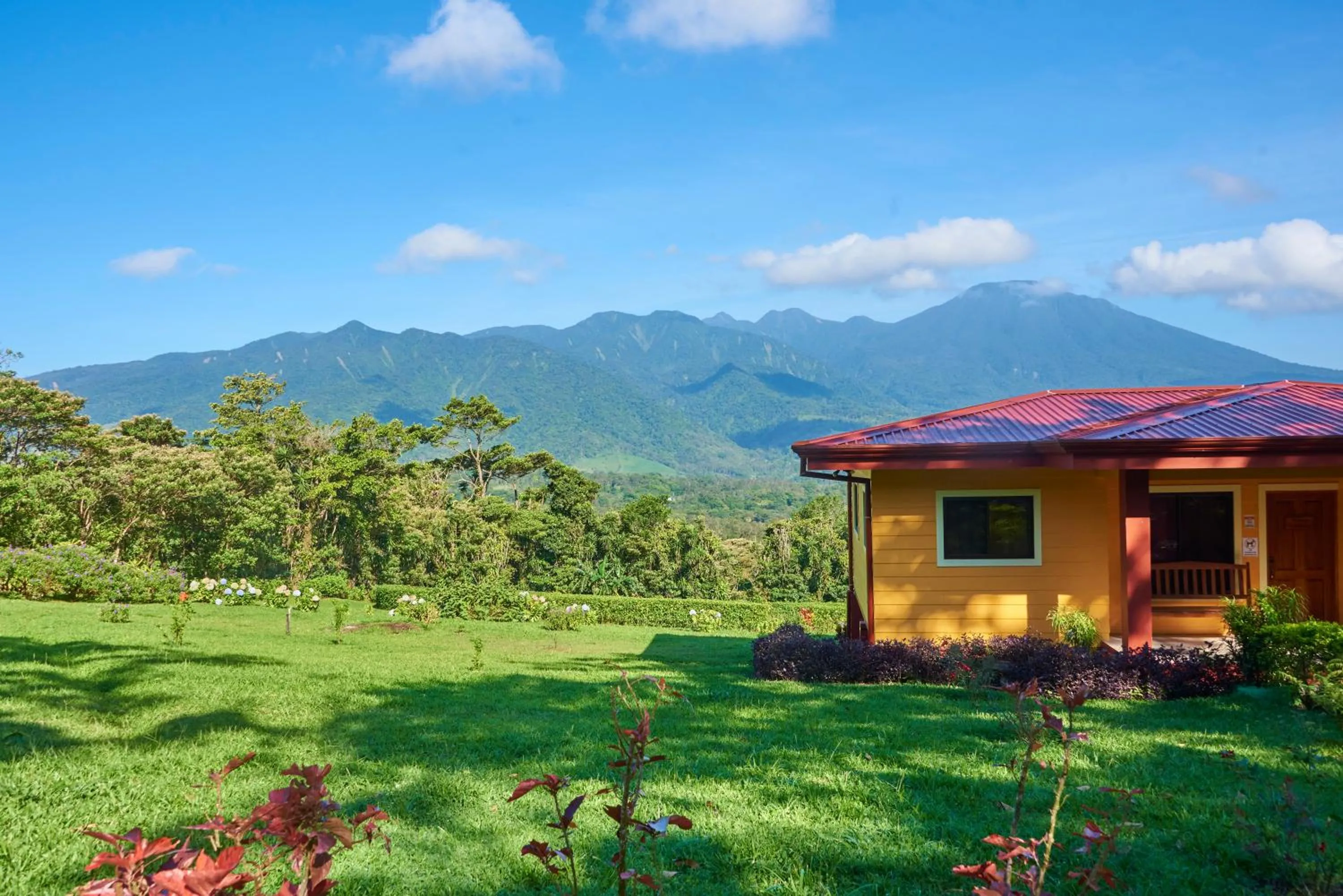 Beautiful 2 Bedroom Villa with Private Nature Reserve - Friendship House
